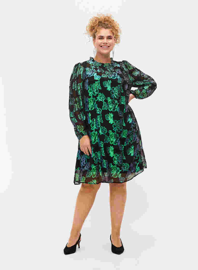 Blumiges Viskose-Kleid mit Lurexstruktur, Black w. Green Lurex, Model image number 2