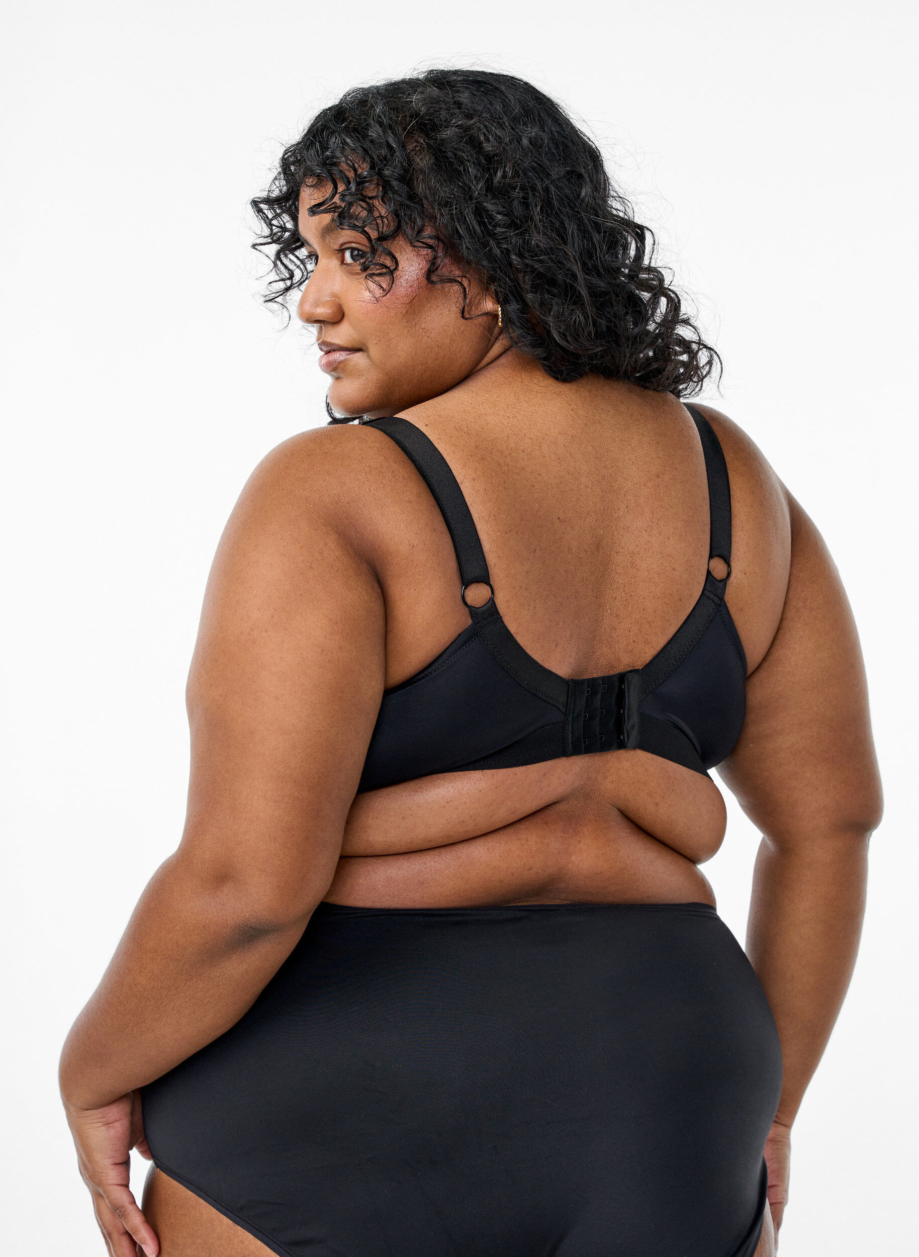 Zizzi BH ohne B&uuml;gel mit Spitze, Schwarz, Model image number 2