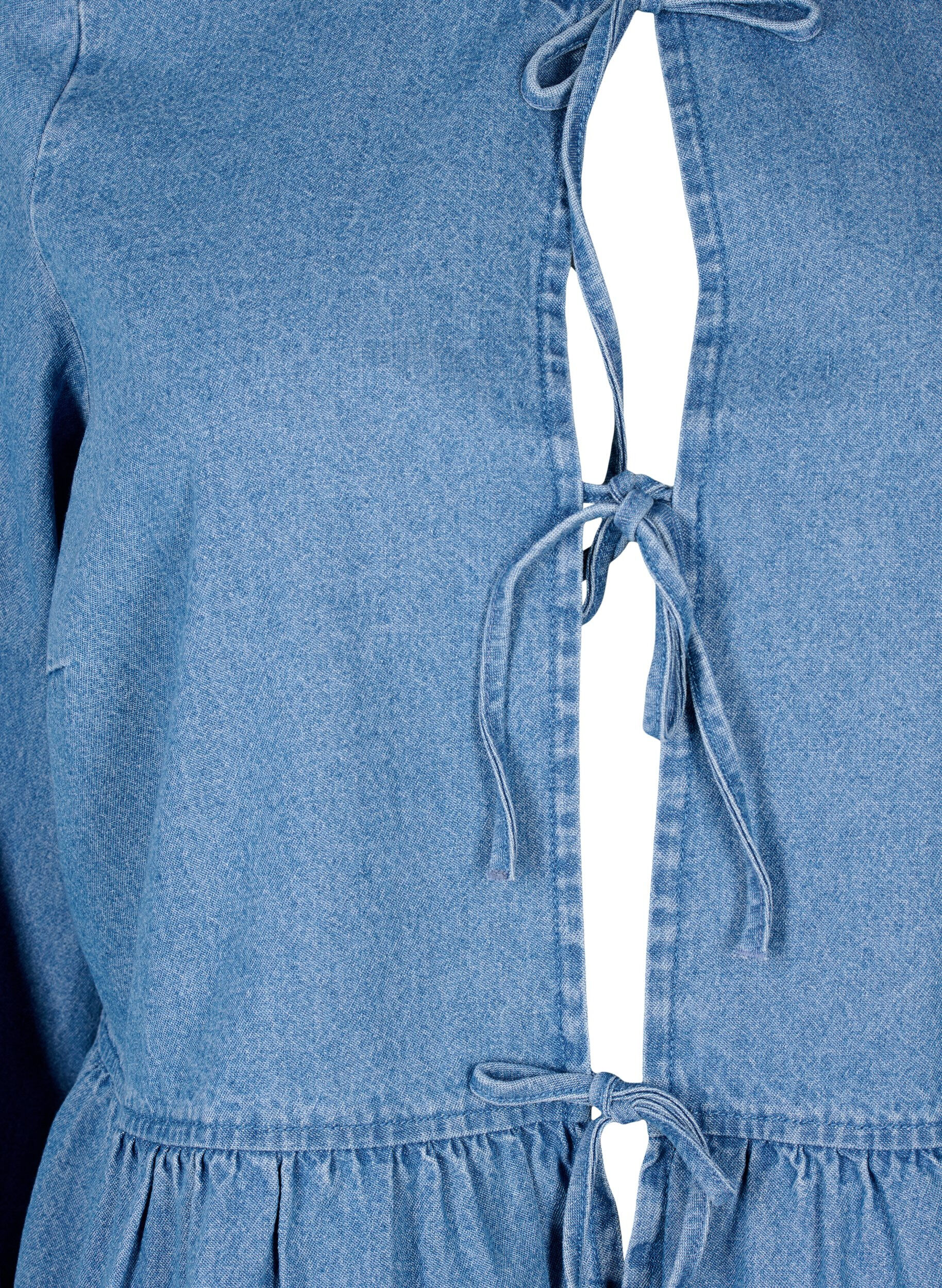 Zizzi Bluse aus Denim mit Sch&ouml;&szlig;chen und Bindeverschluss, Light Blue Denim, Packshot image number 2