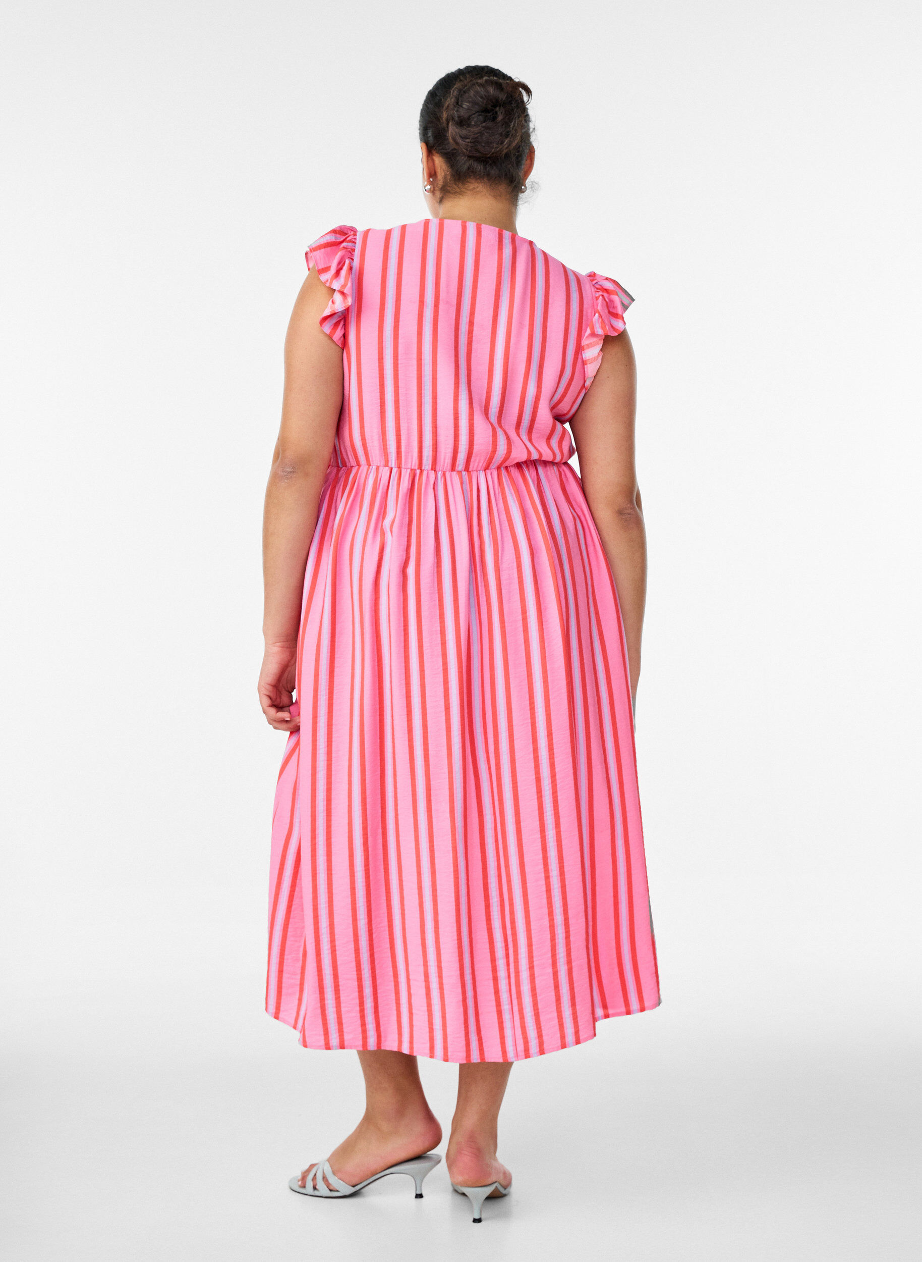 ZizziGestreiftes Midikleid mit Empire-Schnitt und R&uuml;schen, Pink, Model image number 1