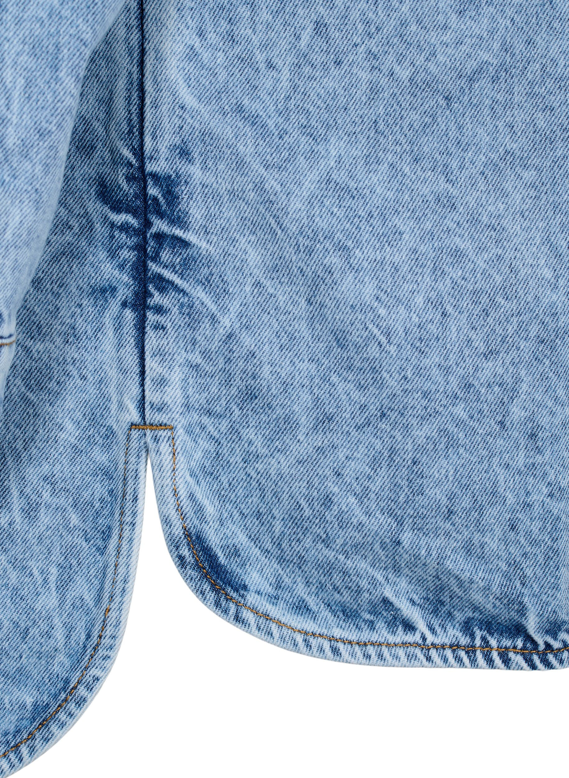 Zizzi Locker sitzende Jeansjacke mit Kn&ouml;pfen, Light blue denim, Packshot image number 3