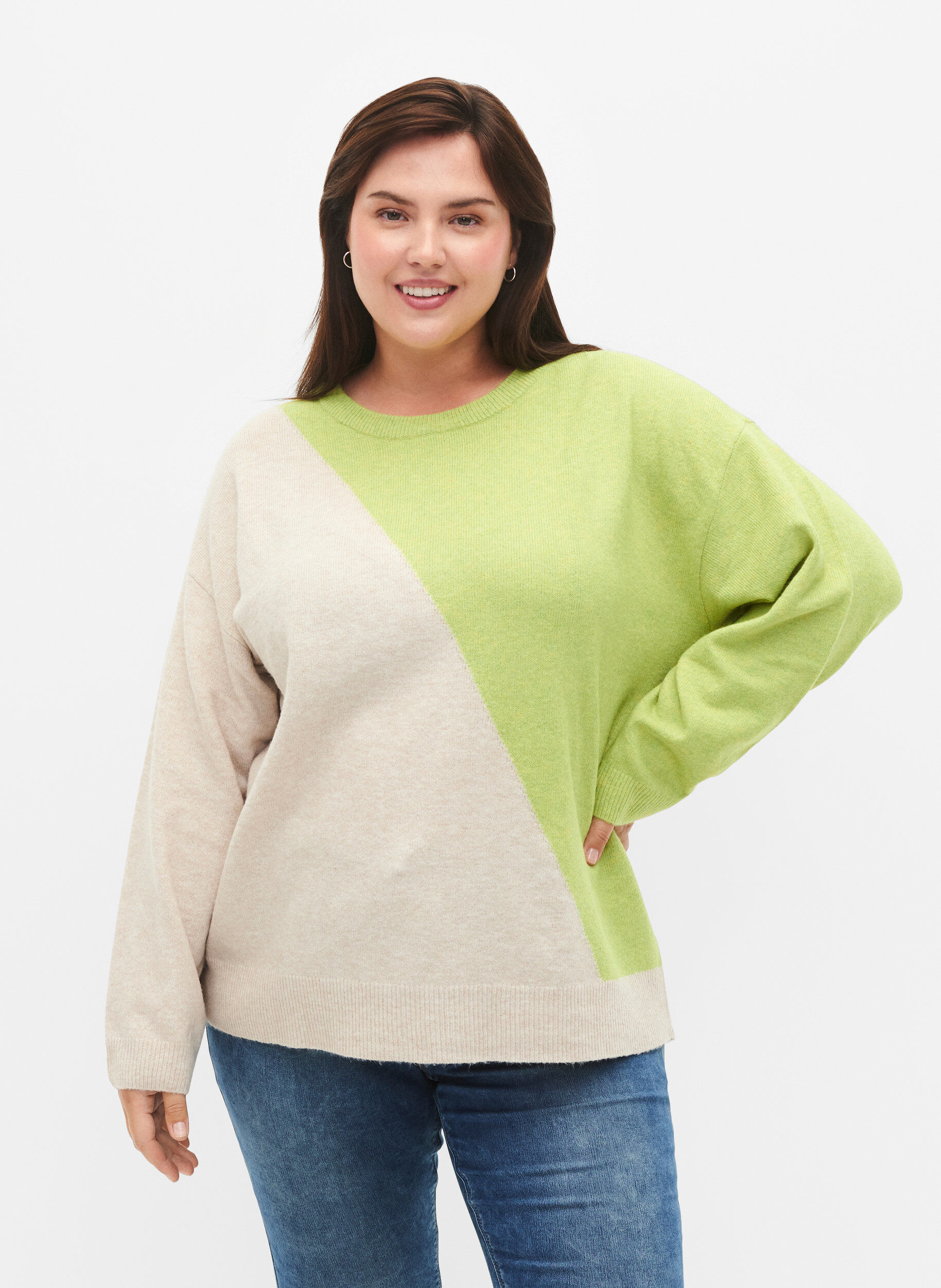 Zizzi Gestrickte Bluse mit Rundhalsausschnitt und Colorblock, Tender Shoots Comb, Model image number 0