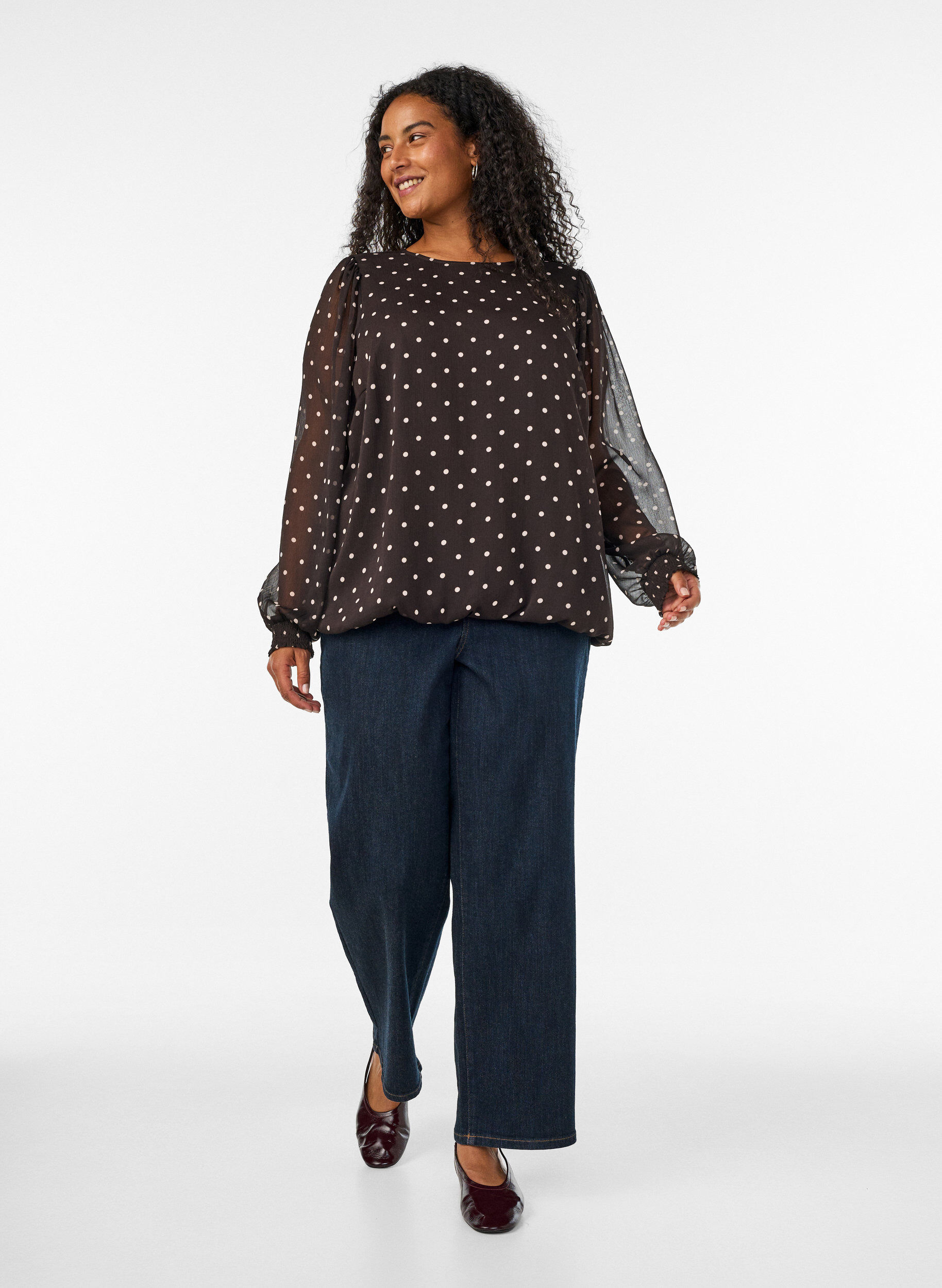 ZizziGepunktete Bluse aus Chiffon mit transparenten &Auml;rmeln, Braun, Model image number 1