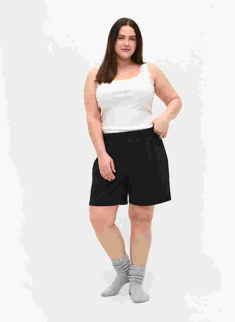 Lockere Shorts mit Struktur, Black, Model image number 2