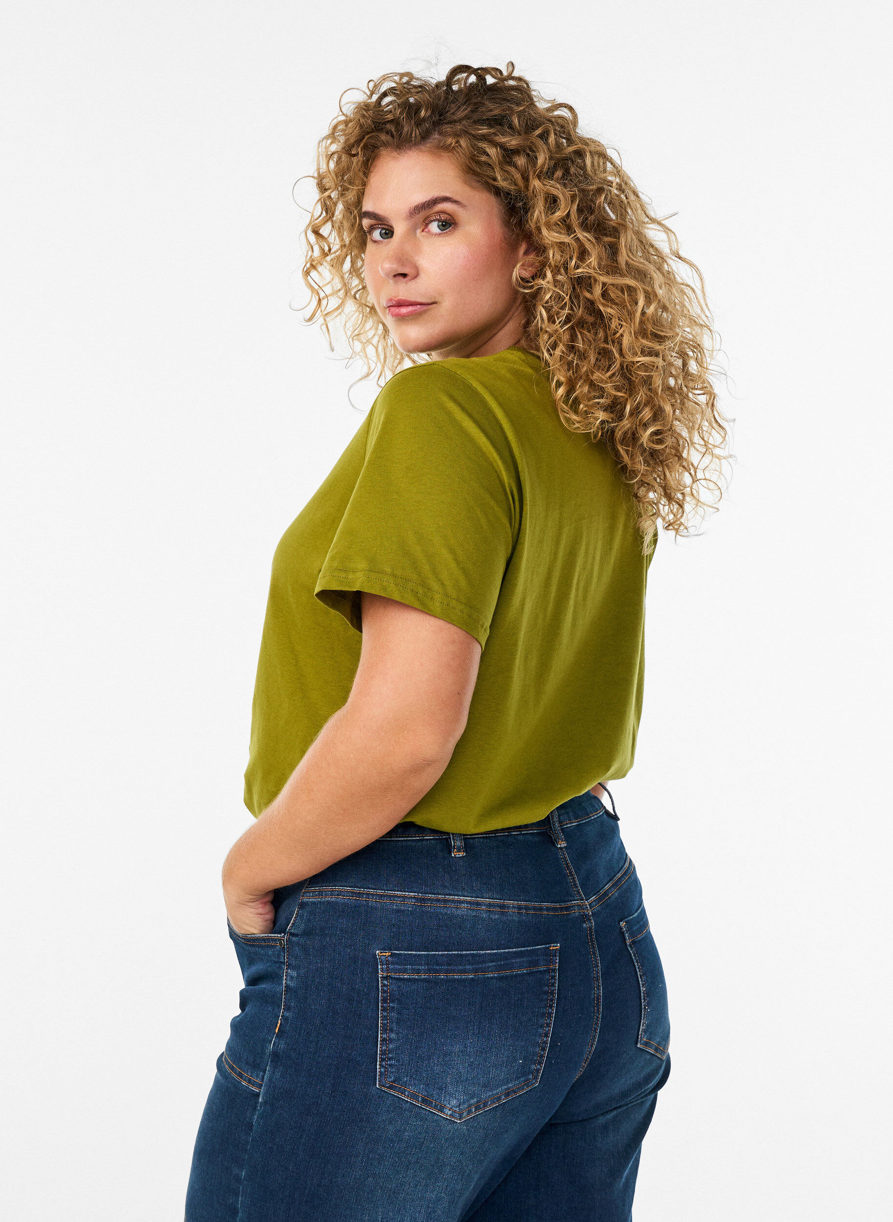 ZizziBasic T-Shirt aus Baumwolle mit Rundhalsausschnitt, Gr&uuml;n, Model image number 2