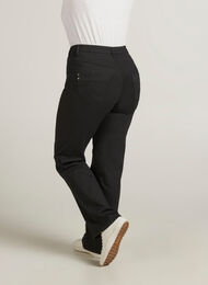 Regular Fit Gemma Jeans mit hoher Taille, Black, Model