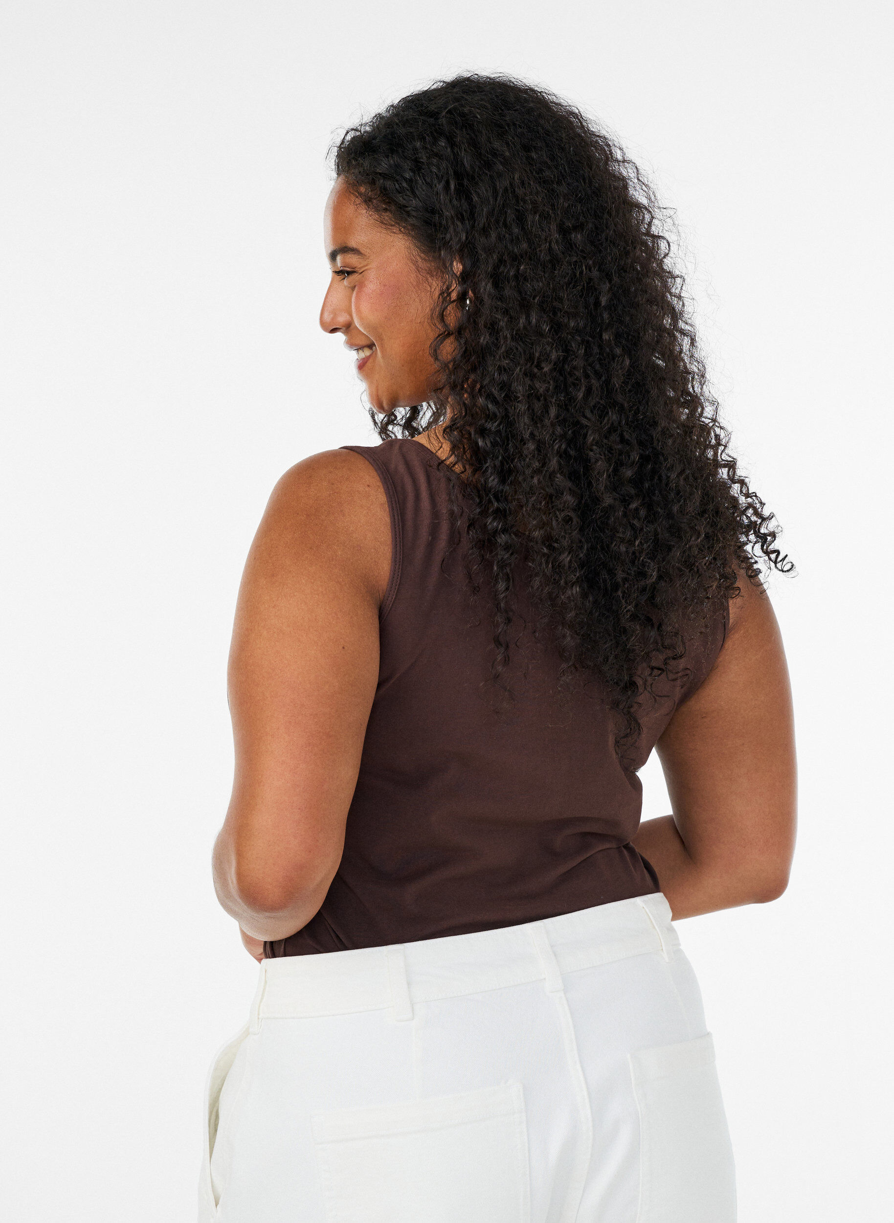 ZizziEinfarbiges Basic Top aus Baumwolle, Braun, Model image number 2