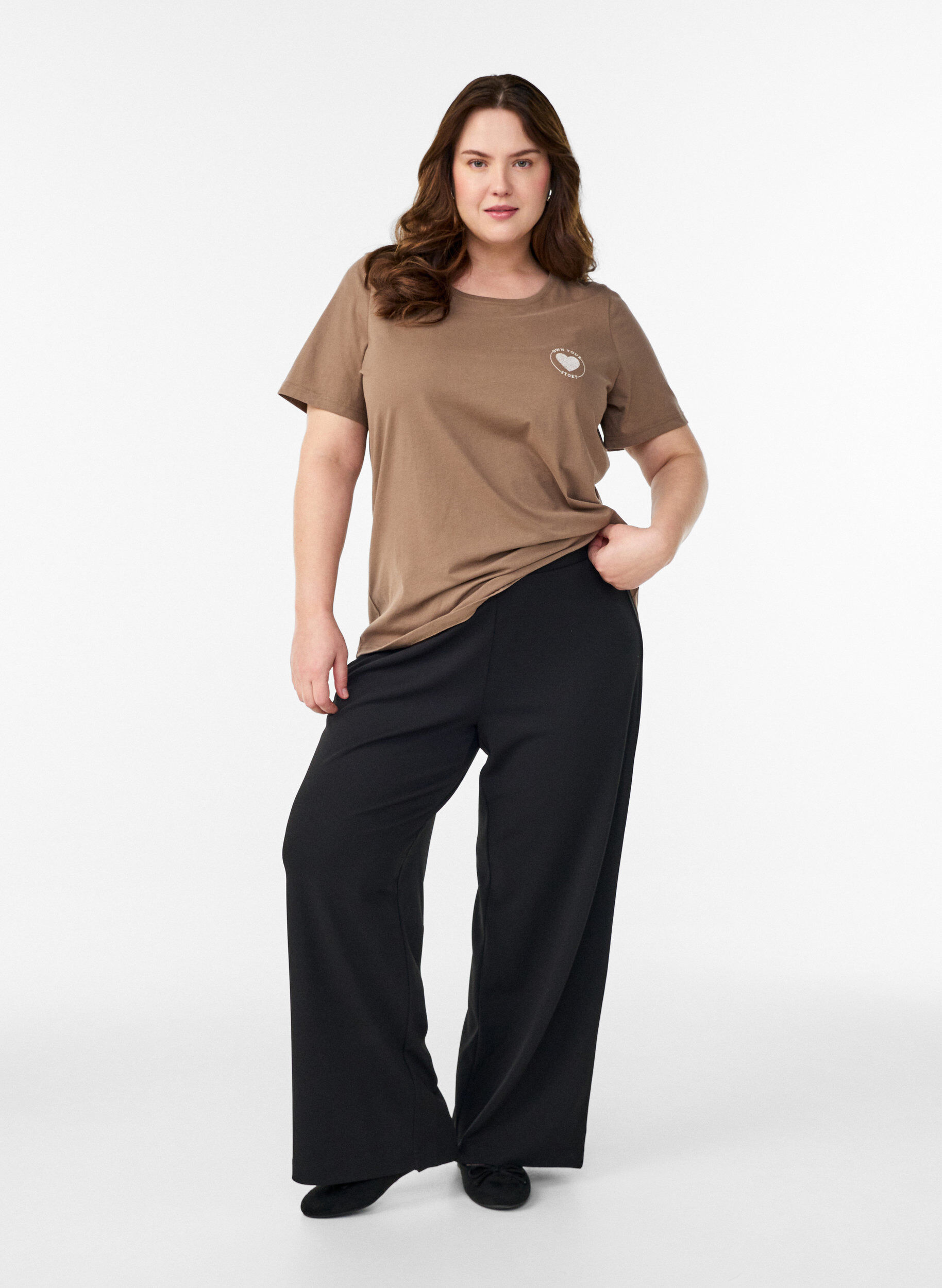 Zizzi FLASH - T-Shirt mit Print, Braun, Model image number 1