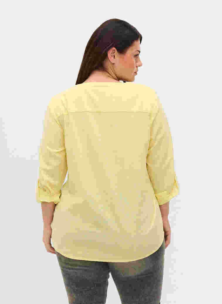 Hemdbluse aus Baumwolle mit V-Ausschnitt, Yellow, Model image number 1