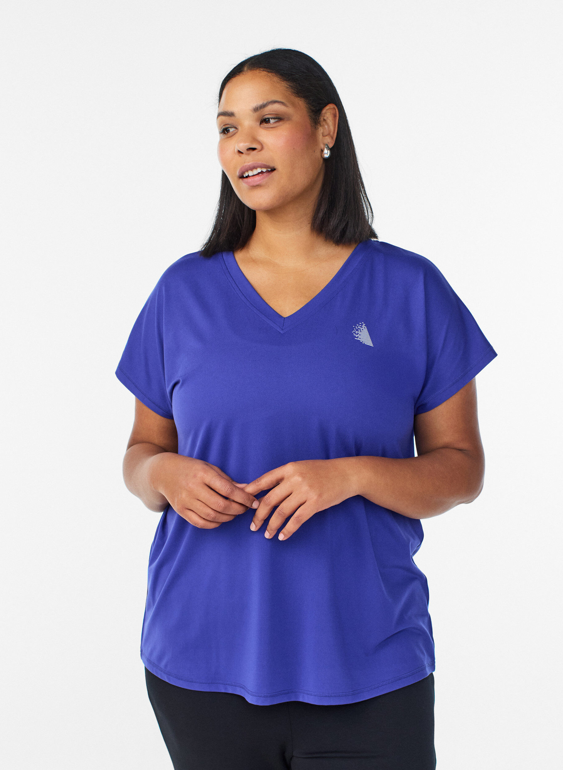 Lockeres Trainings-T-Shirt mit V-Ausschnitt, Lila, Model