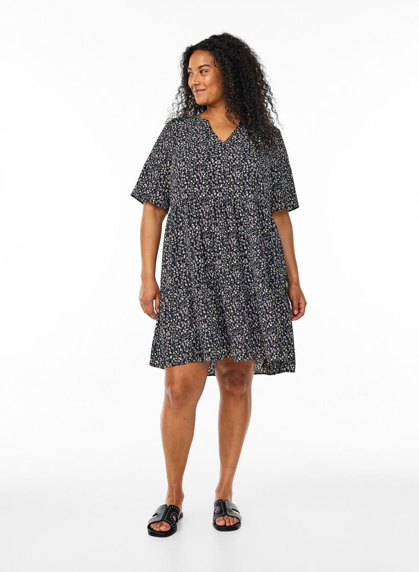 Kurzarmkleid in A-Linienform mit Schnittlinien, Schwarz, Model image number 1