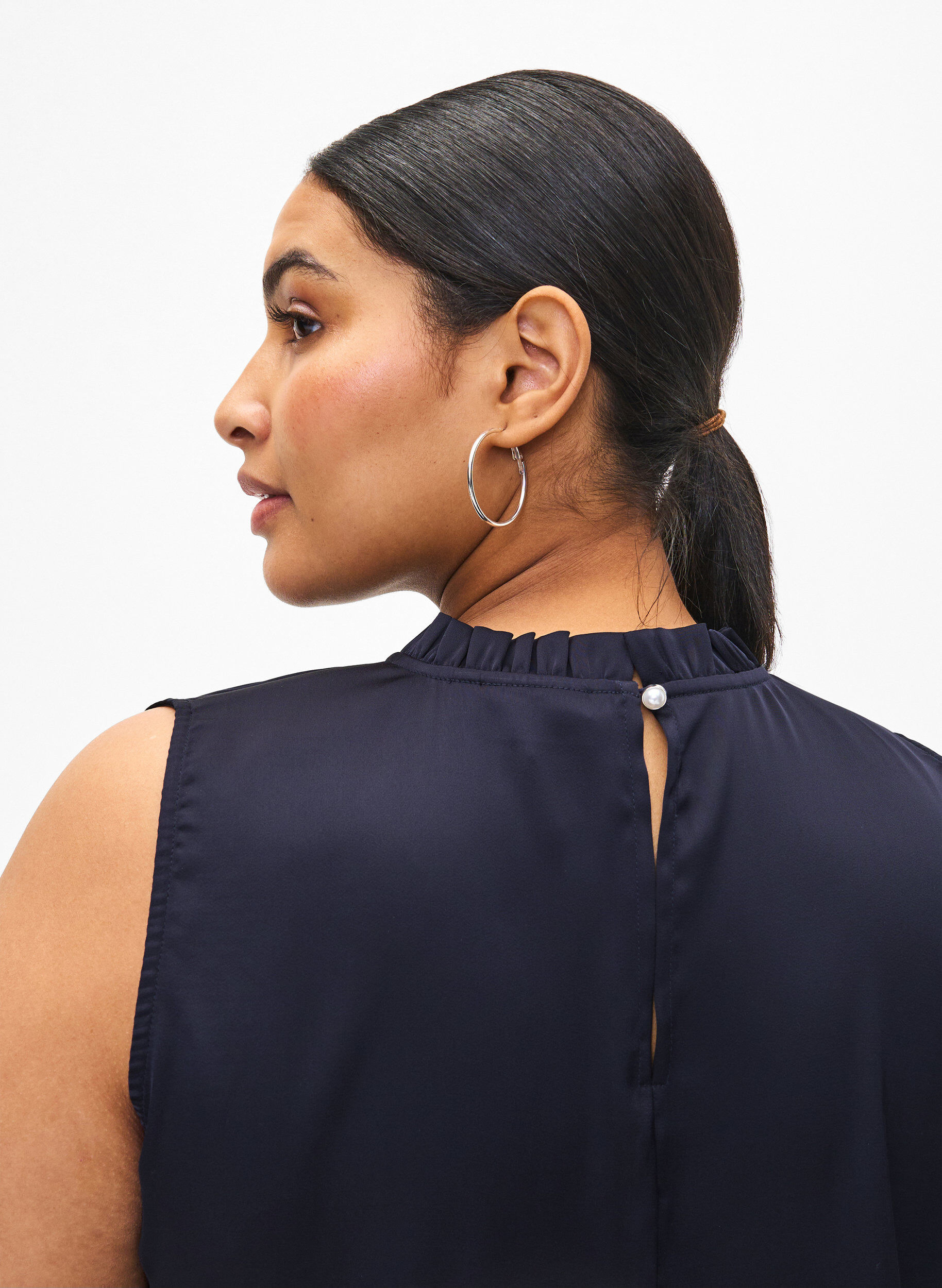 Zizzi &Auml;rmelloses Party-Top aus Satin, Night Sky, Model image number 2