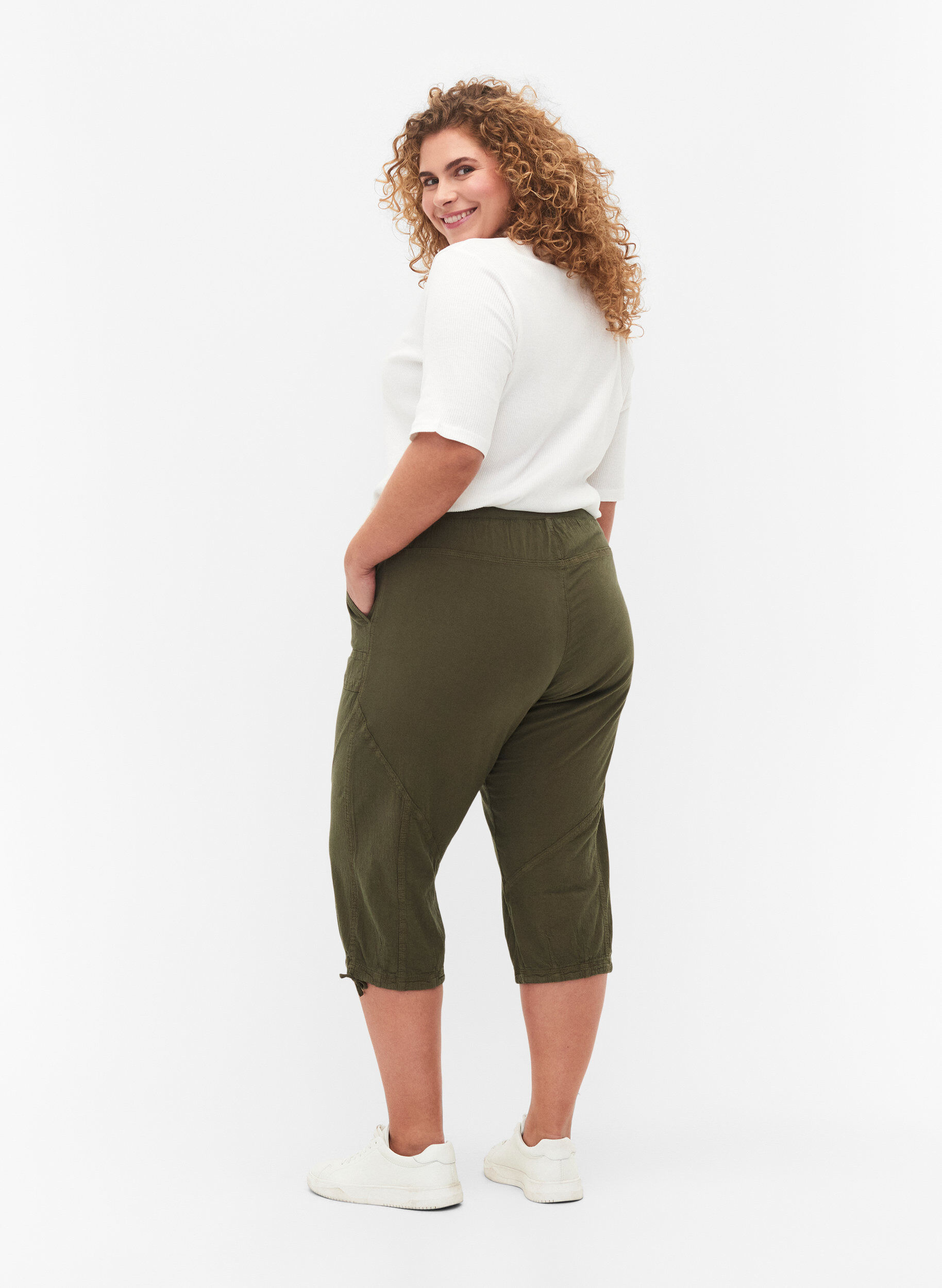 Zizzi Capri-Hose aus Baumwolle, Gr&uuml;n, Model image number 1