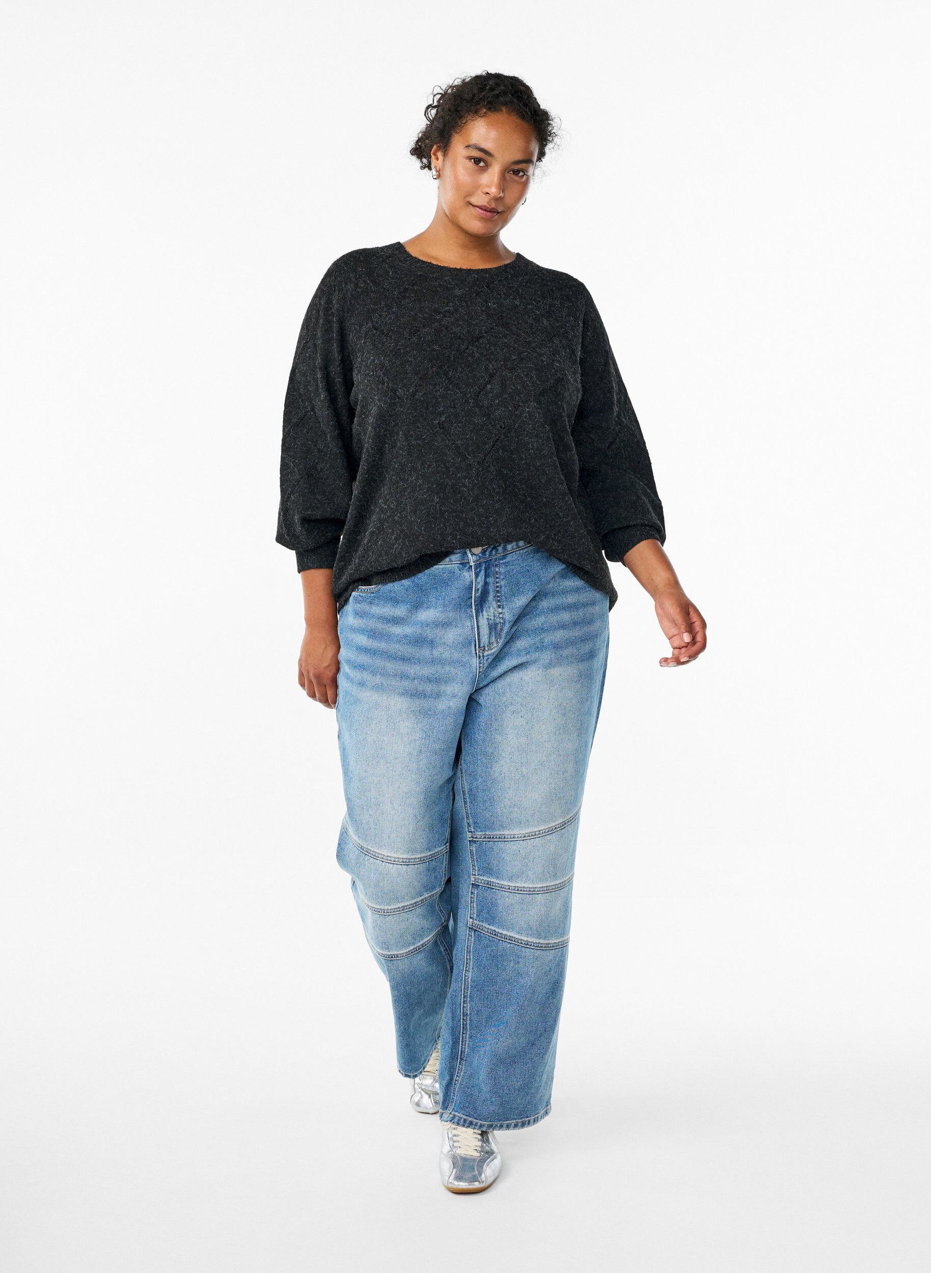 Zizzi Stricktop mit Lochmuster und Ballon&auml;rmeln, Grau, Model image number 1