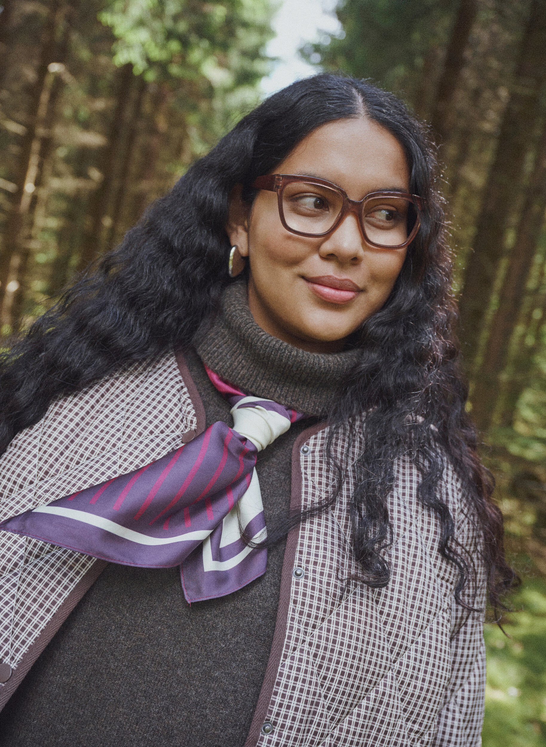 Quadratisches Tuch in Satin-Optik mit Muster
