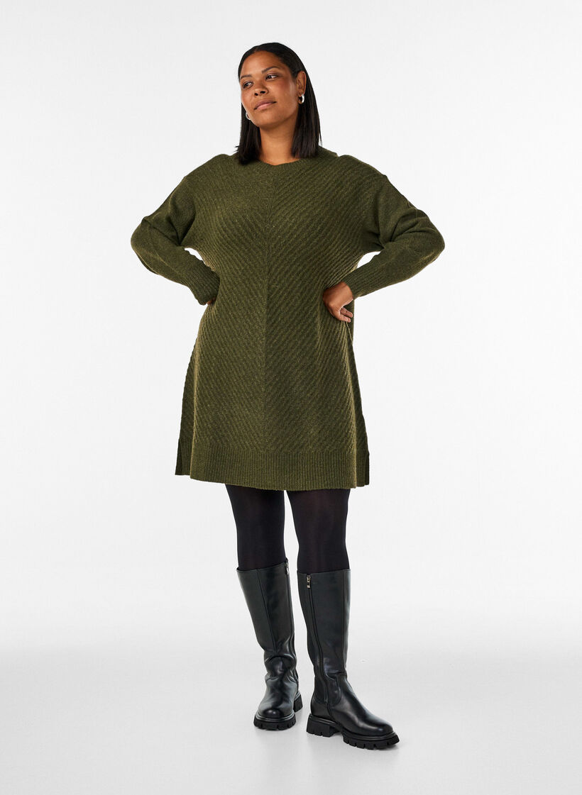 Kurzes Strickkleid mit V-f&ouml;rmigem Strukturmuster, Gr&uuml;n, Model image number 1