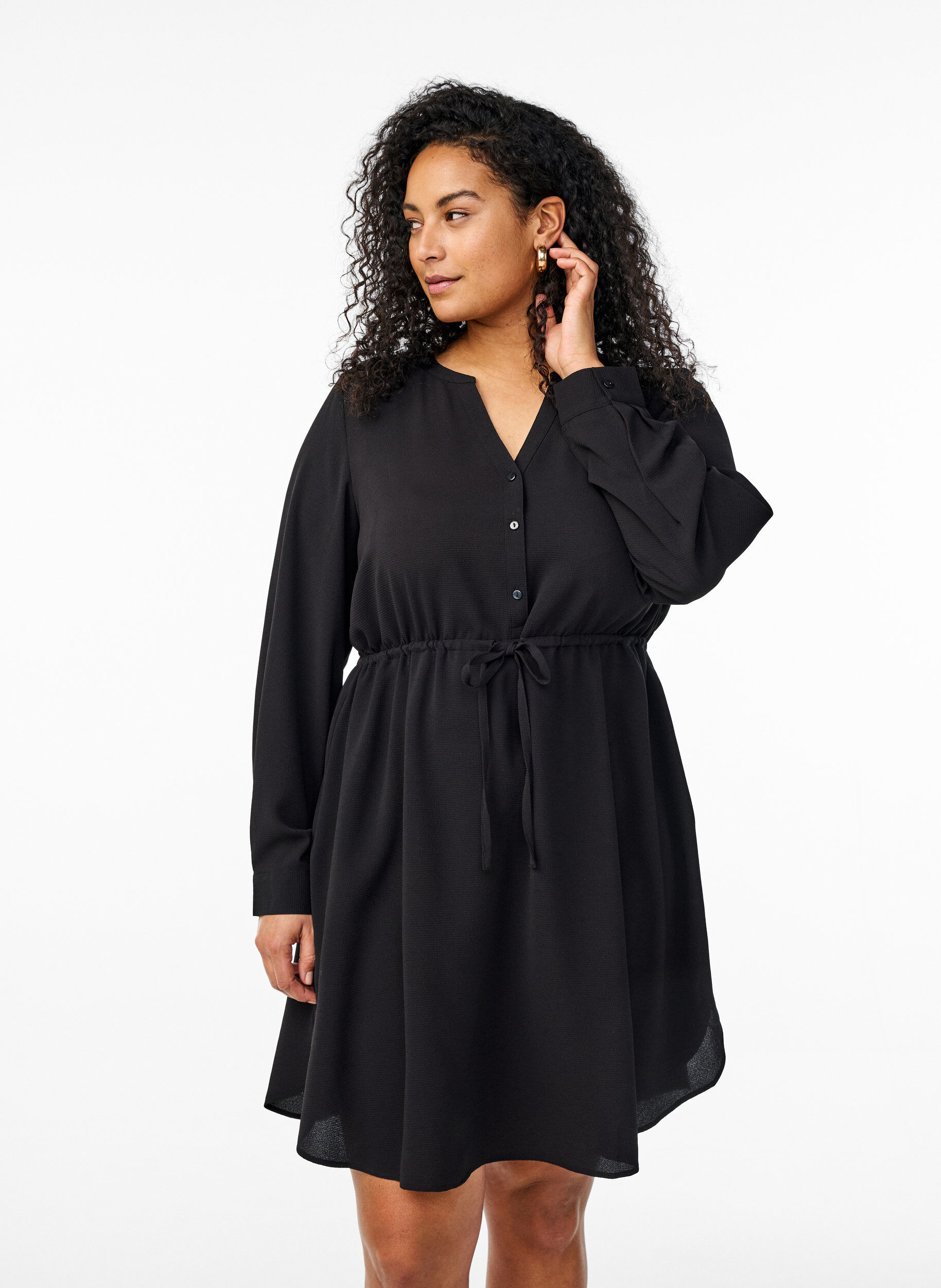 Zizzi Knielanges Kleid mit Bindeg&uuml;rtel, Schwarz, Model image number 0
