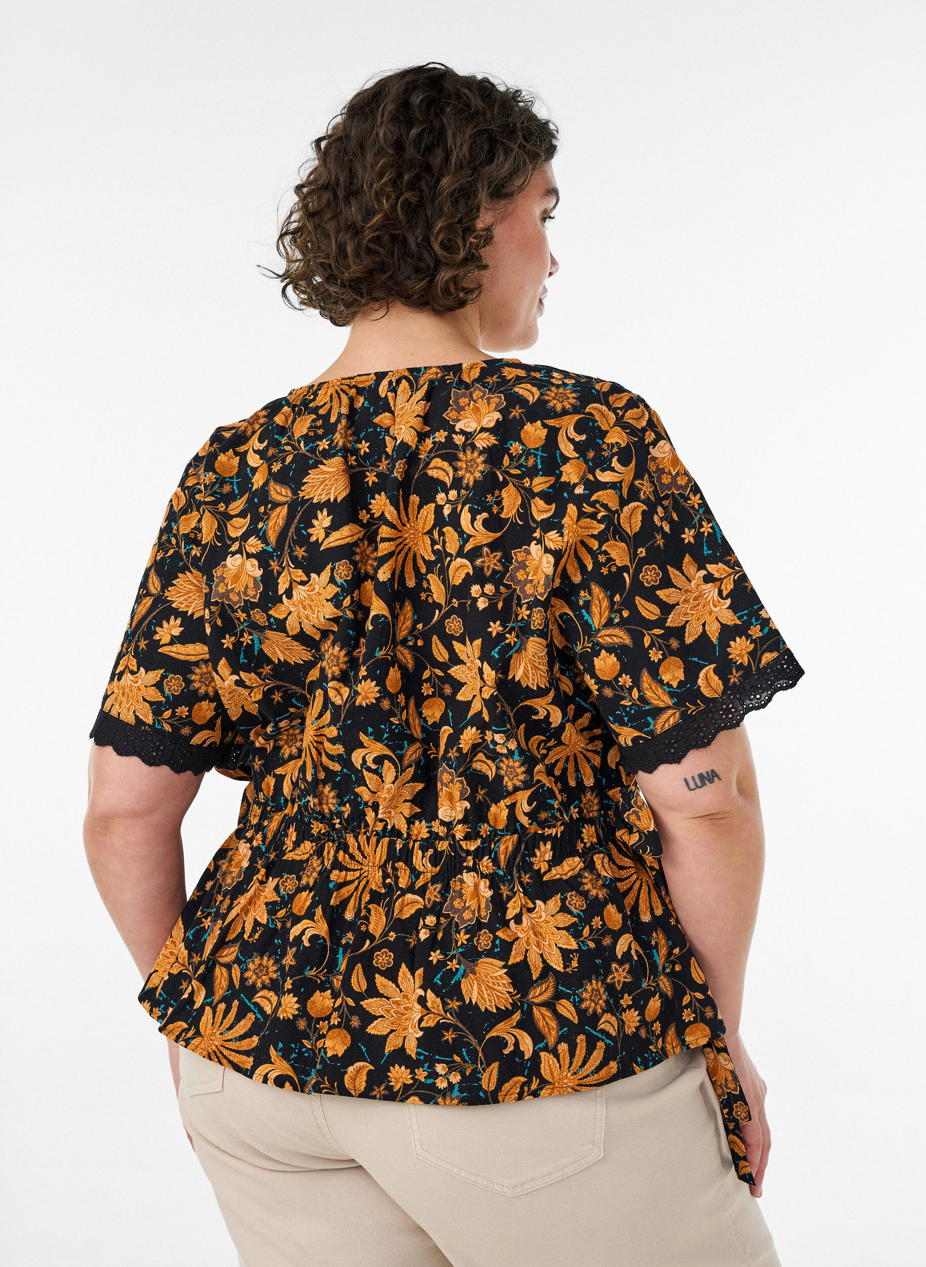 ZizziGebl&uuml;mte Bluse aus Baumwolle mit Bindeband, Orange, Model image number 2