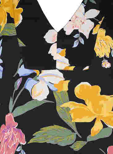Kurzärmelige Bluse aus geblümter Viskose, Big Flower AOP, Packshot image number 2