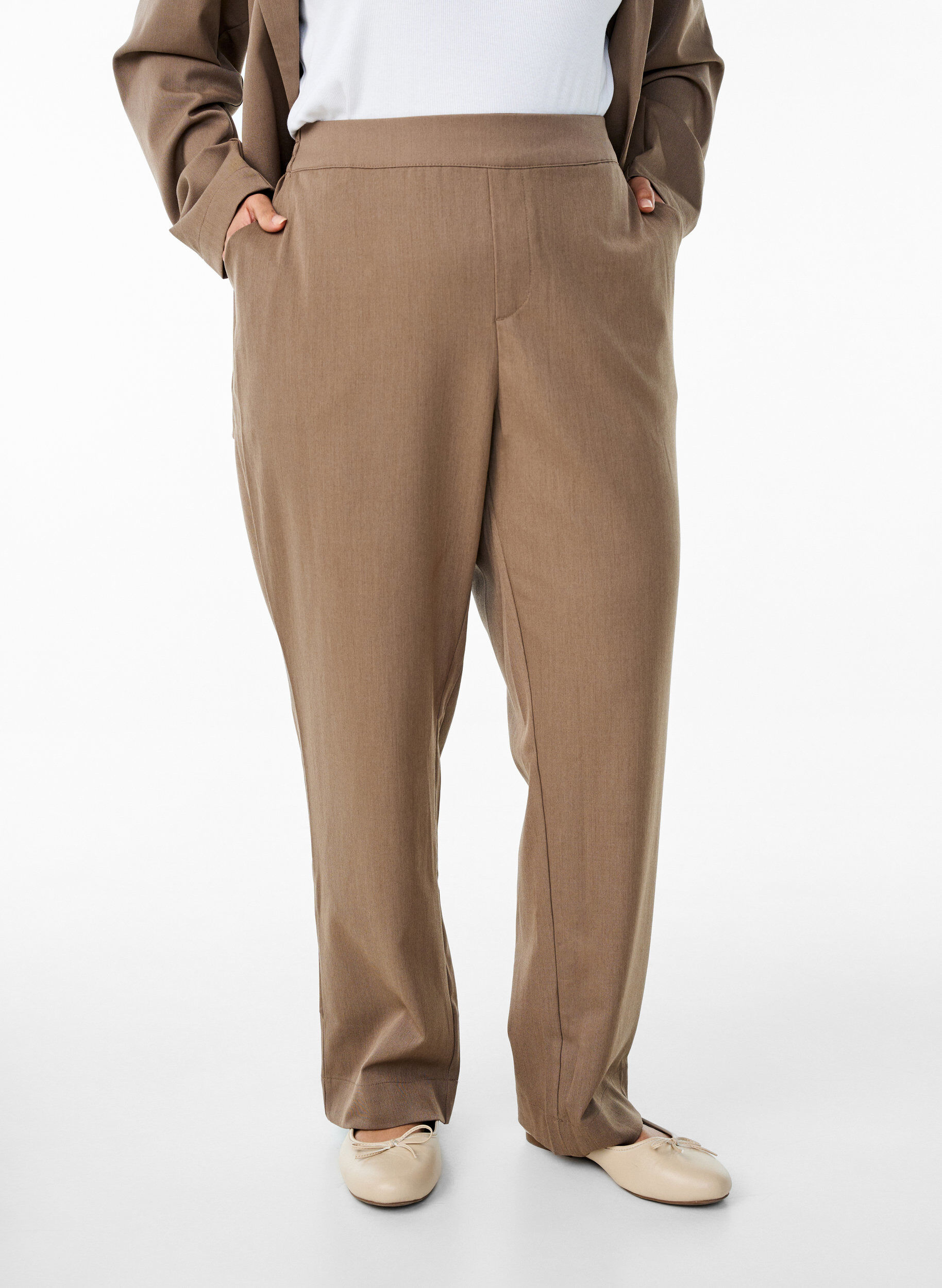 Zizzi Hose mit weiter Passform und hoher Taille, Braun, Model image number 2