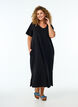 Midi-T-Shirtkleid mit V-Ausschnitt., Schwarz, Model image number 0