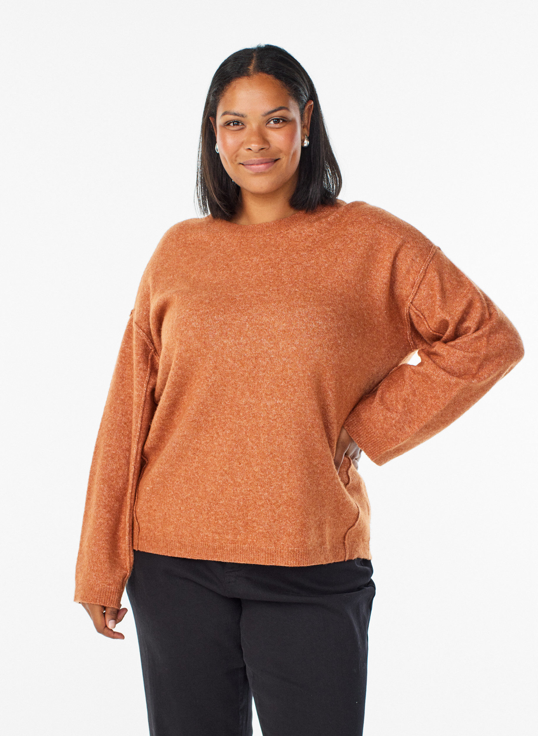 Lockerer Strickpullover mit markanten N&auml;hten, Orange, Model