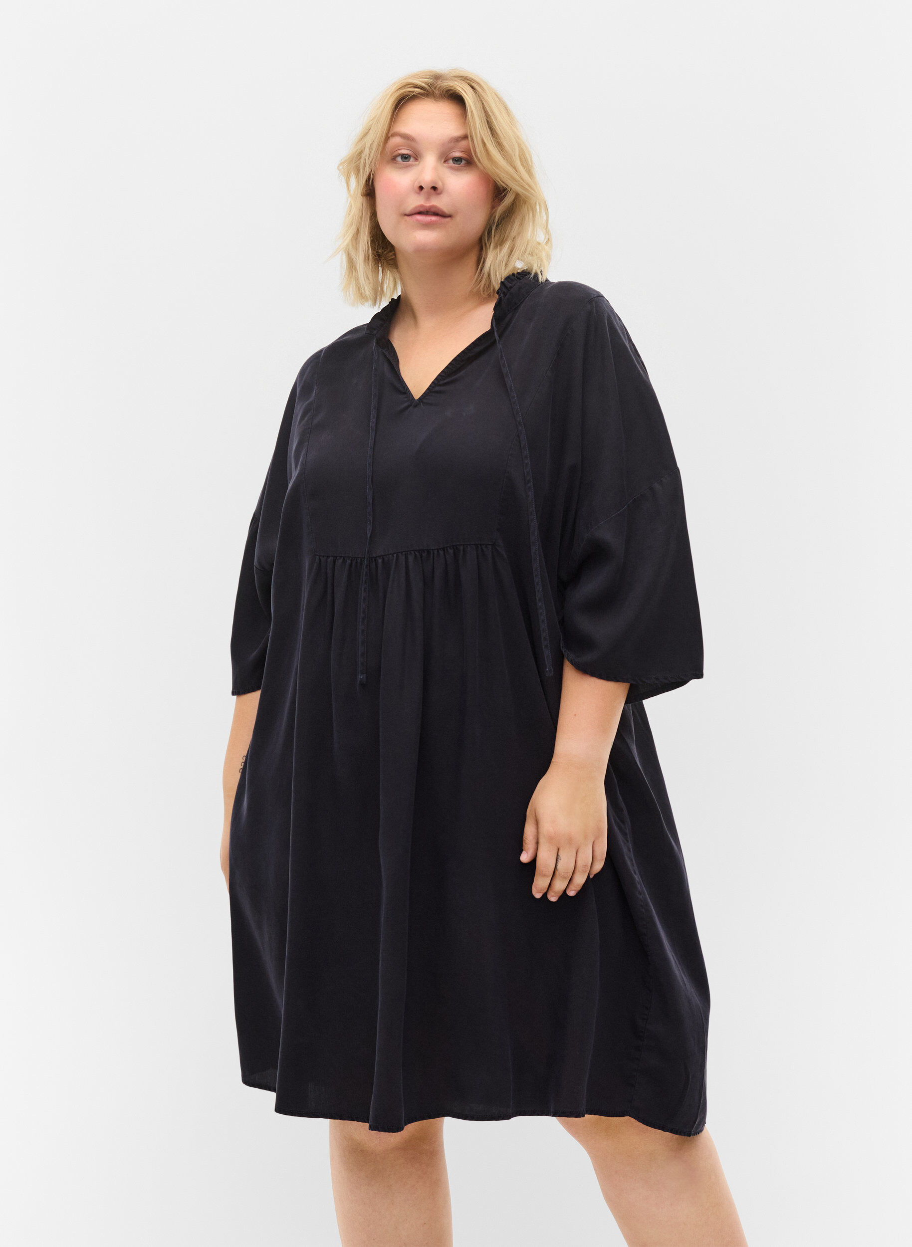 Zizzi Kleid mit 3/4-&Auml;rmeln aus Lyocell (TENCEL&trade;), Black, Model image number 0