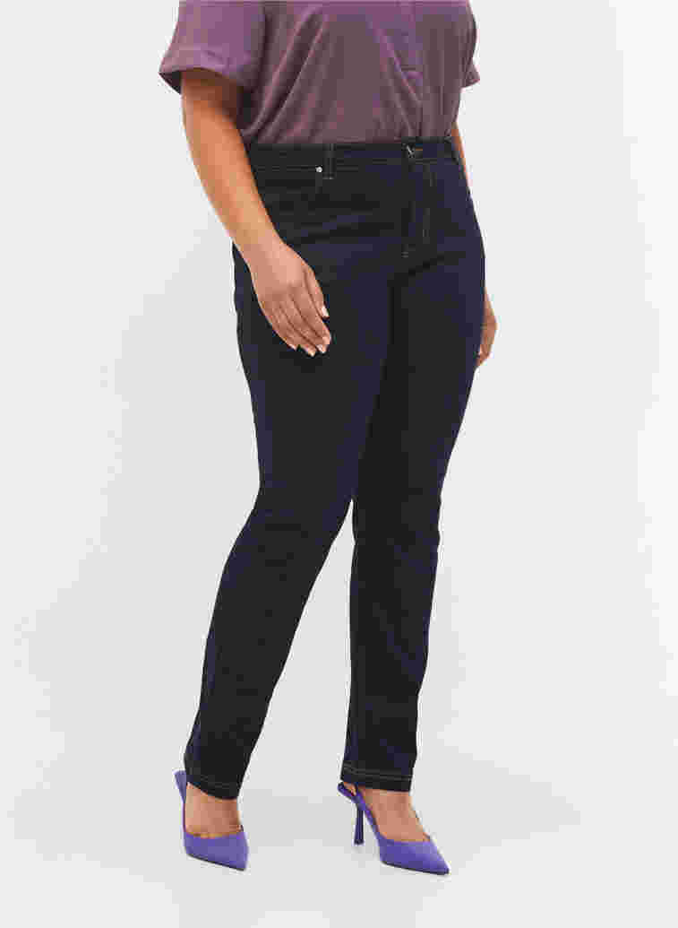 Slim Fit Emily Jeans mit normaler Taille, Unwashed, Model image number 2