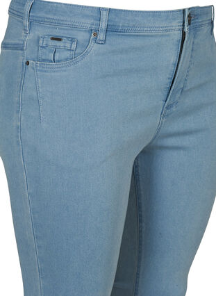 Hochtaillierte Capri Jeans aus Baumwollmischung, Light blue denim, Packshot image number 2