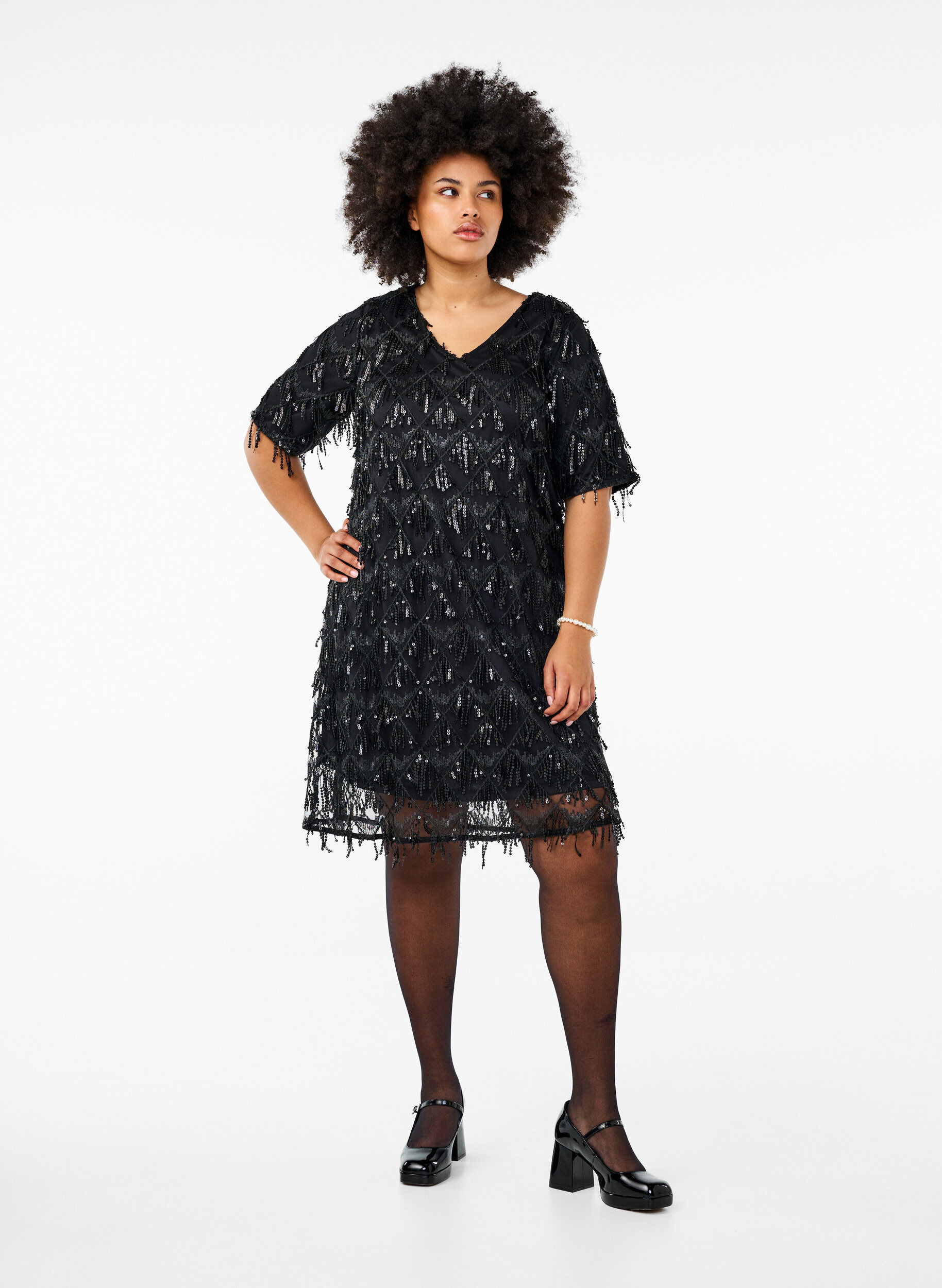 Zizzi Kleid mit Paillettenfransen, Black, Model image number 2