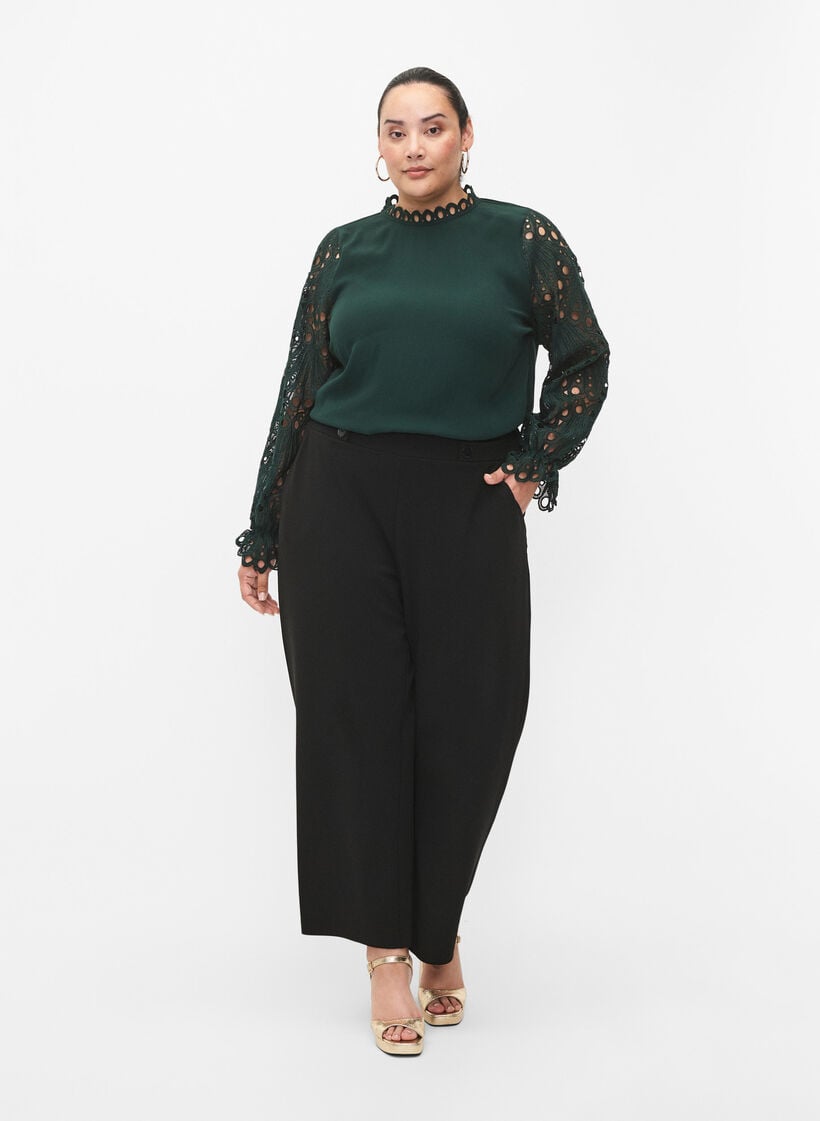  Viskosebluse mit crochet Ärmeln, Scarab, Model image number 2