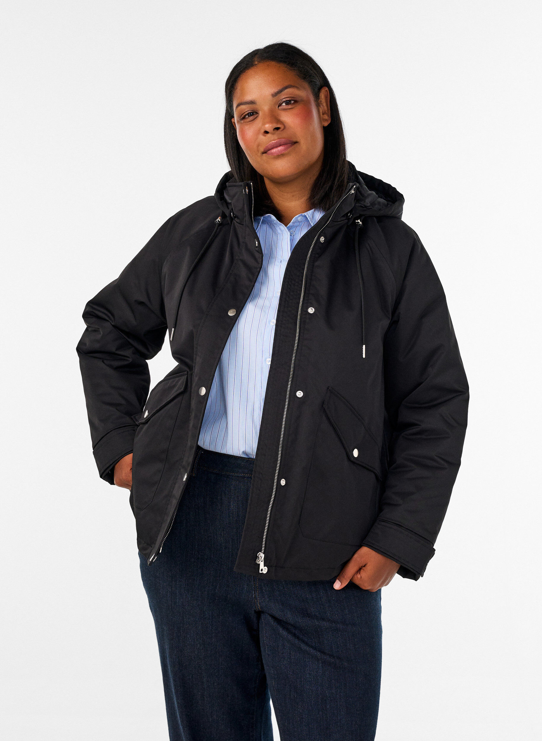 ZizziGepolsterter Parka mit einer abnehmbaren Kapuze, Schwarz, Model image number 0