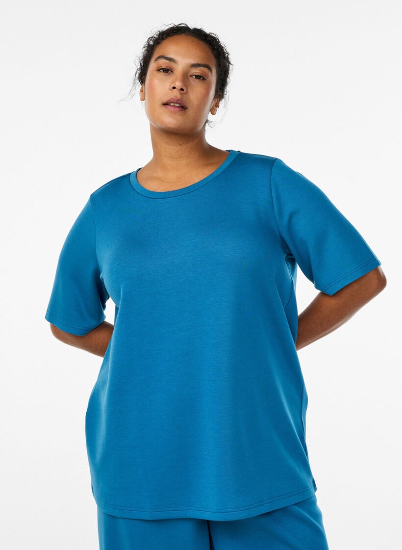 T-Shirt aus Modalgemisch, Petrol, Model image number 0