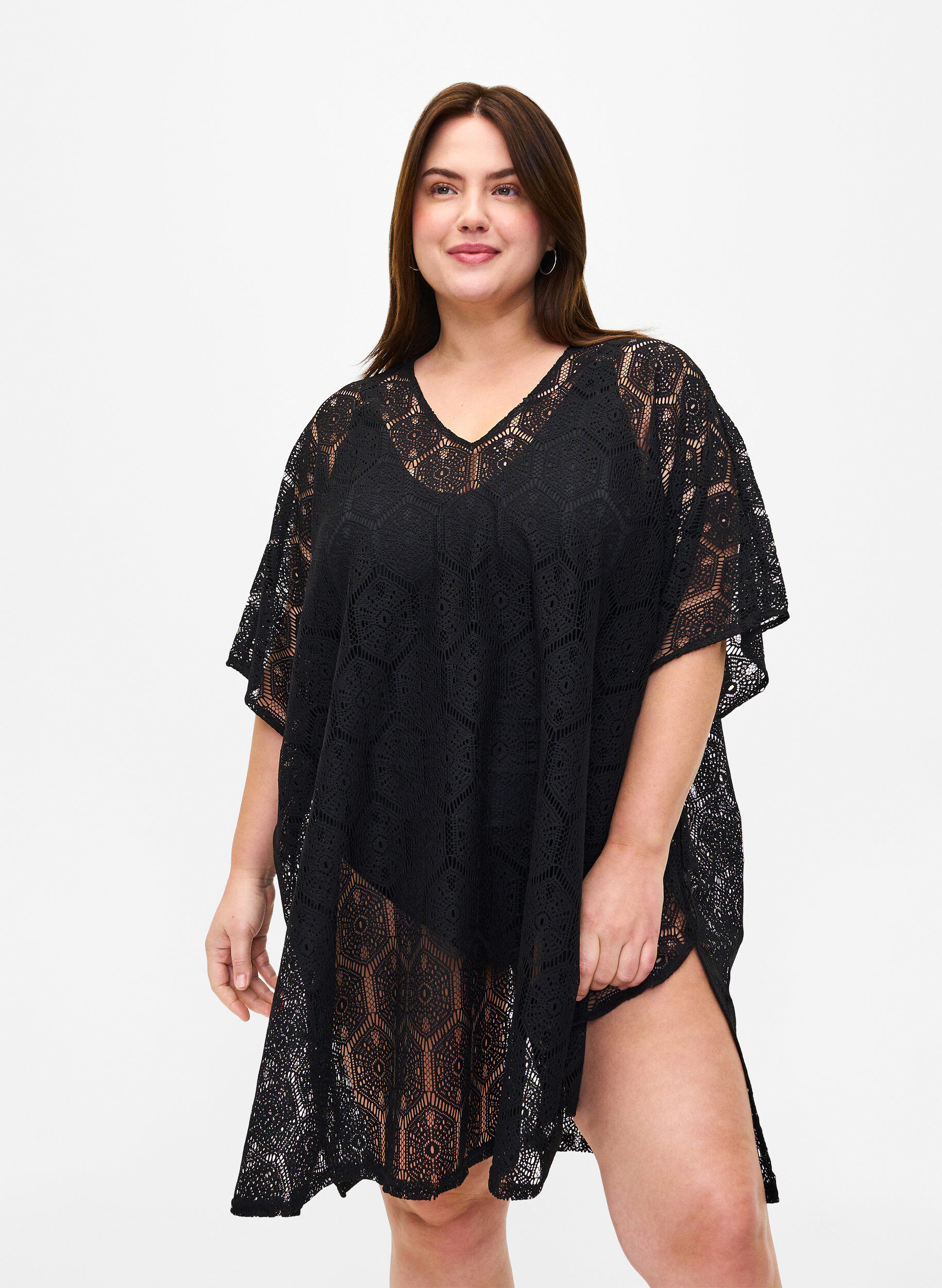 Zizzi Kaftan-Strandkleid mit Lochmuster, Black, Model image number 0