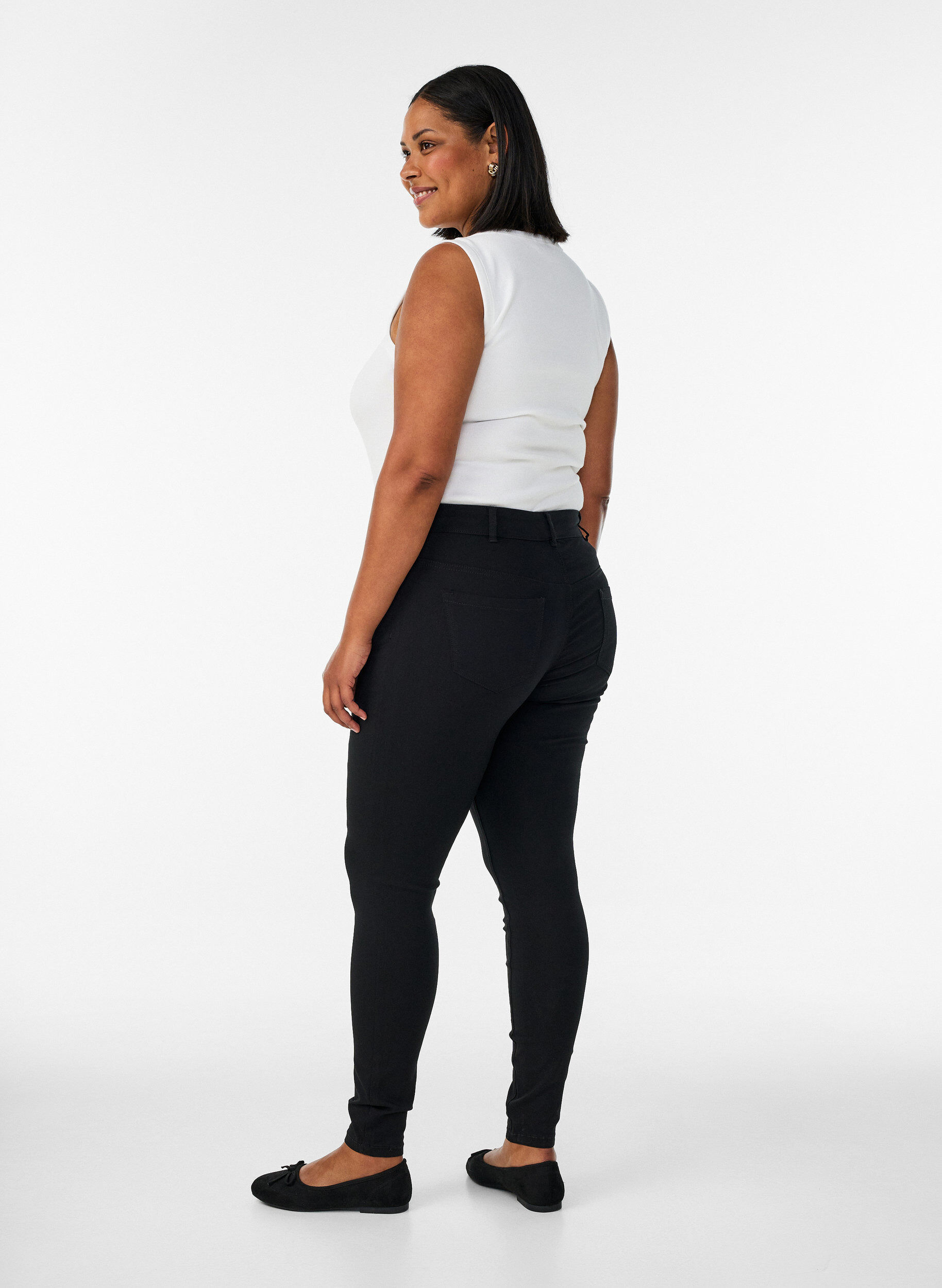 ZizziSlim Fit Hose mit Hosentaschen, Schwarz, Model image number 1