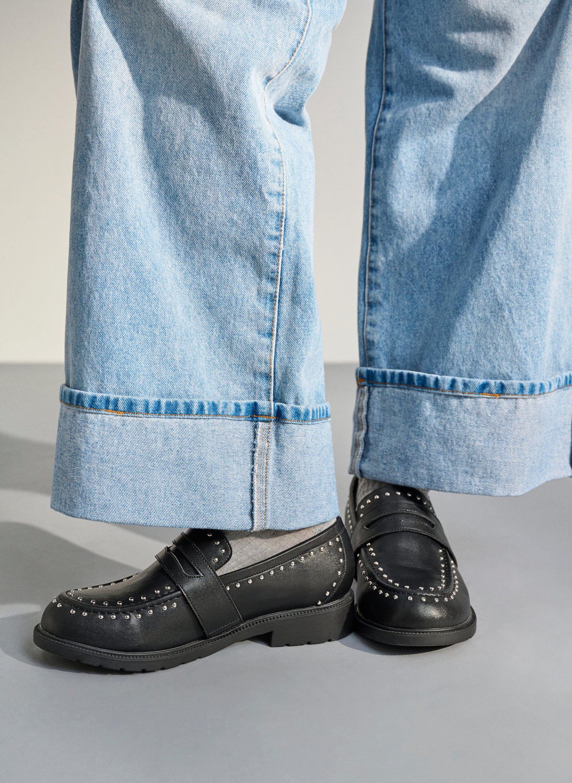 Zizzi Extra-Weite - Lederloafer mit Nieten, Schwarz, Image image number 0