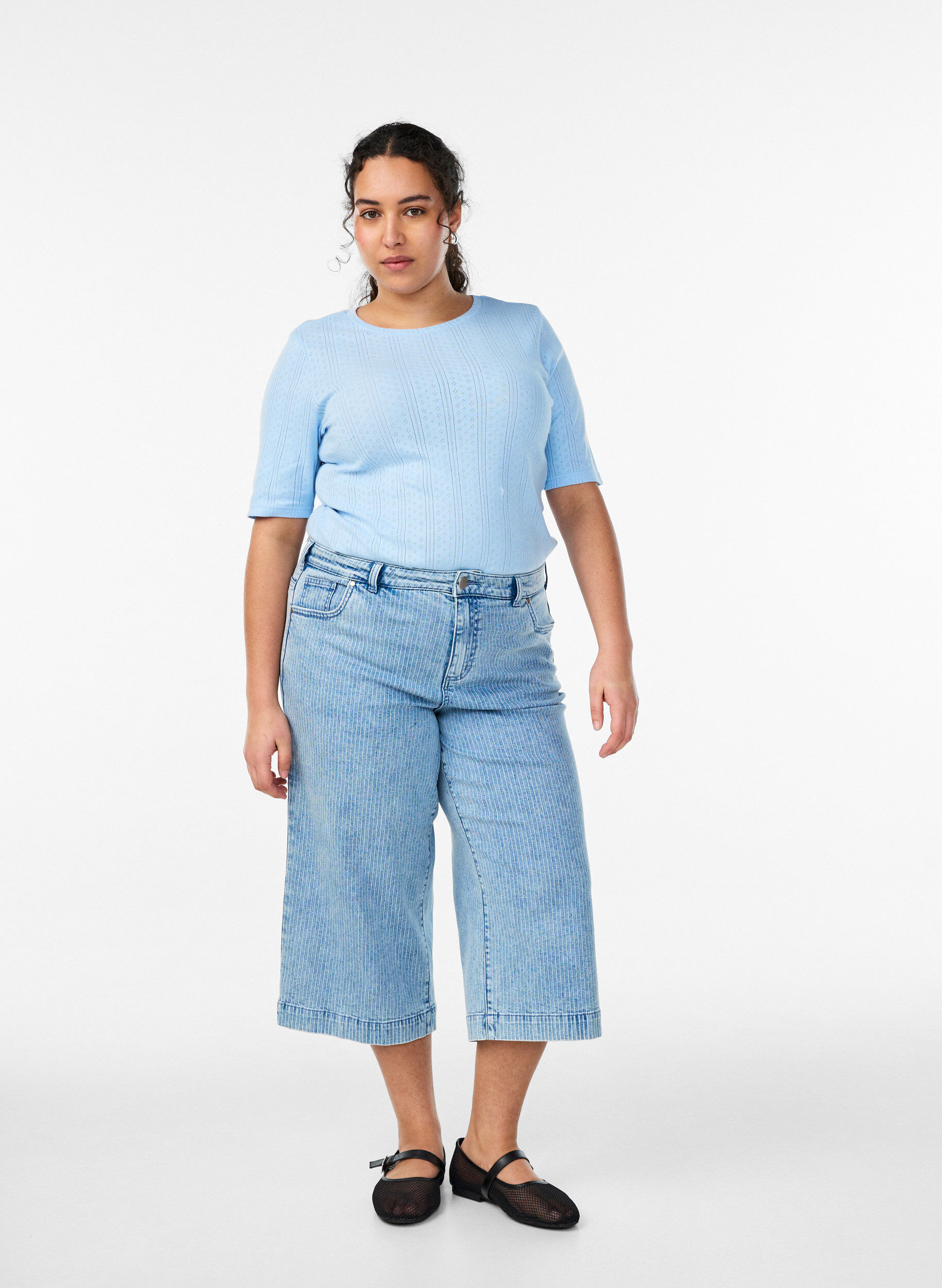 Zizzi Culotte-Jeans mit Nadelstreifen und weitem Bein, Blau, Model image number 0