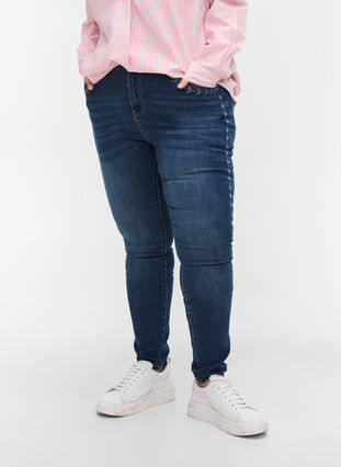 Nille Jeans mit hoher Taille und Stickerei, Blue denim, Model image number 2
