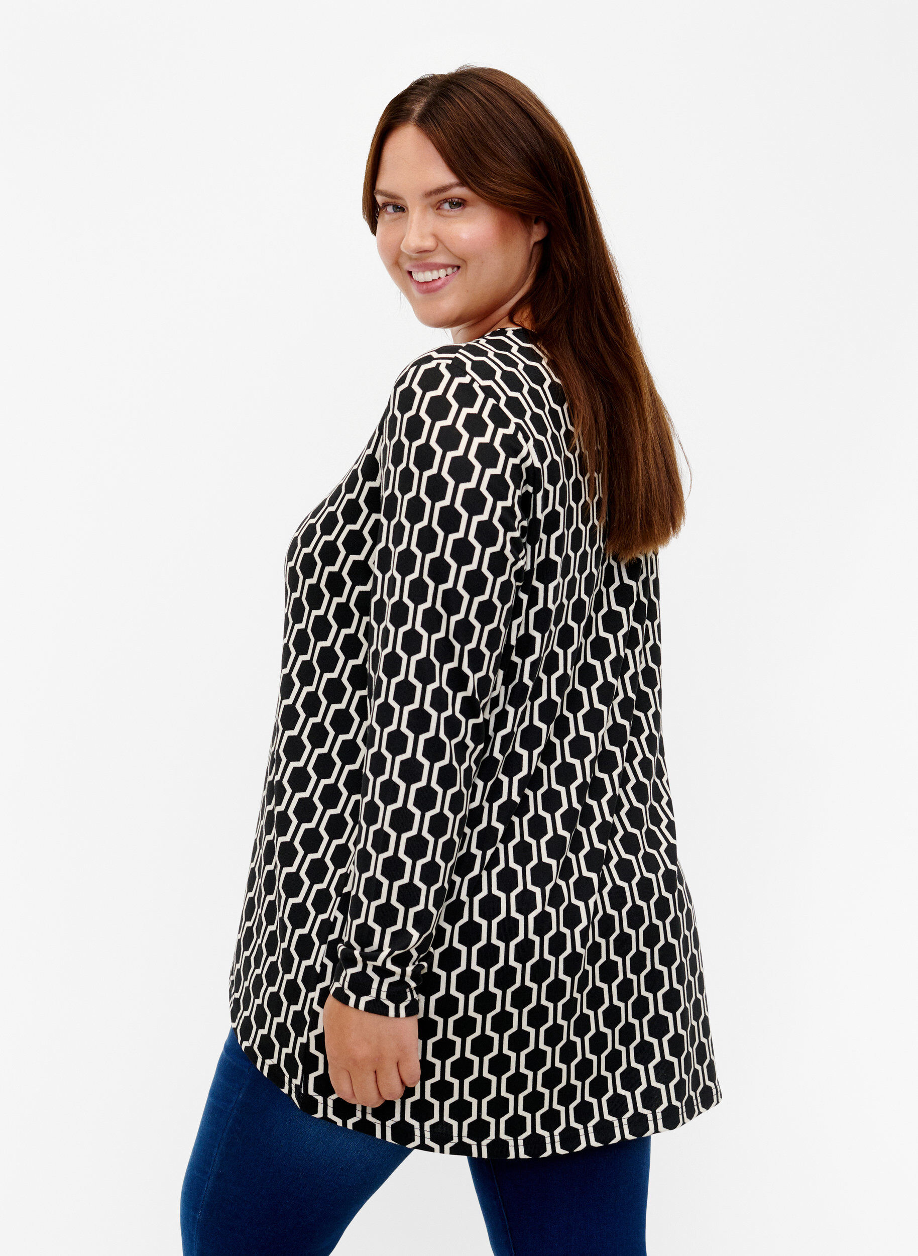 Zizzi Gemusterte Bluse mit langen &Auml;rmeln, Birch W. Graphic, Model image number 1