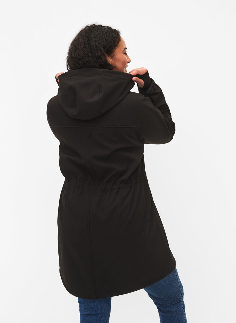 Softshell-Jacke mit abnehmbarer Kapuze - Schwarz - Gr. 42-60 - Zizzi