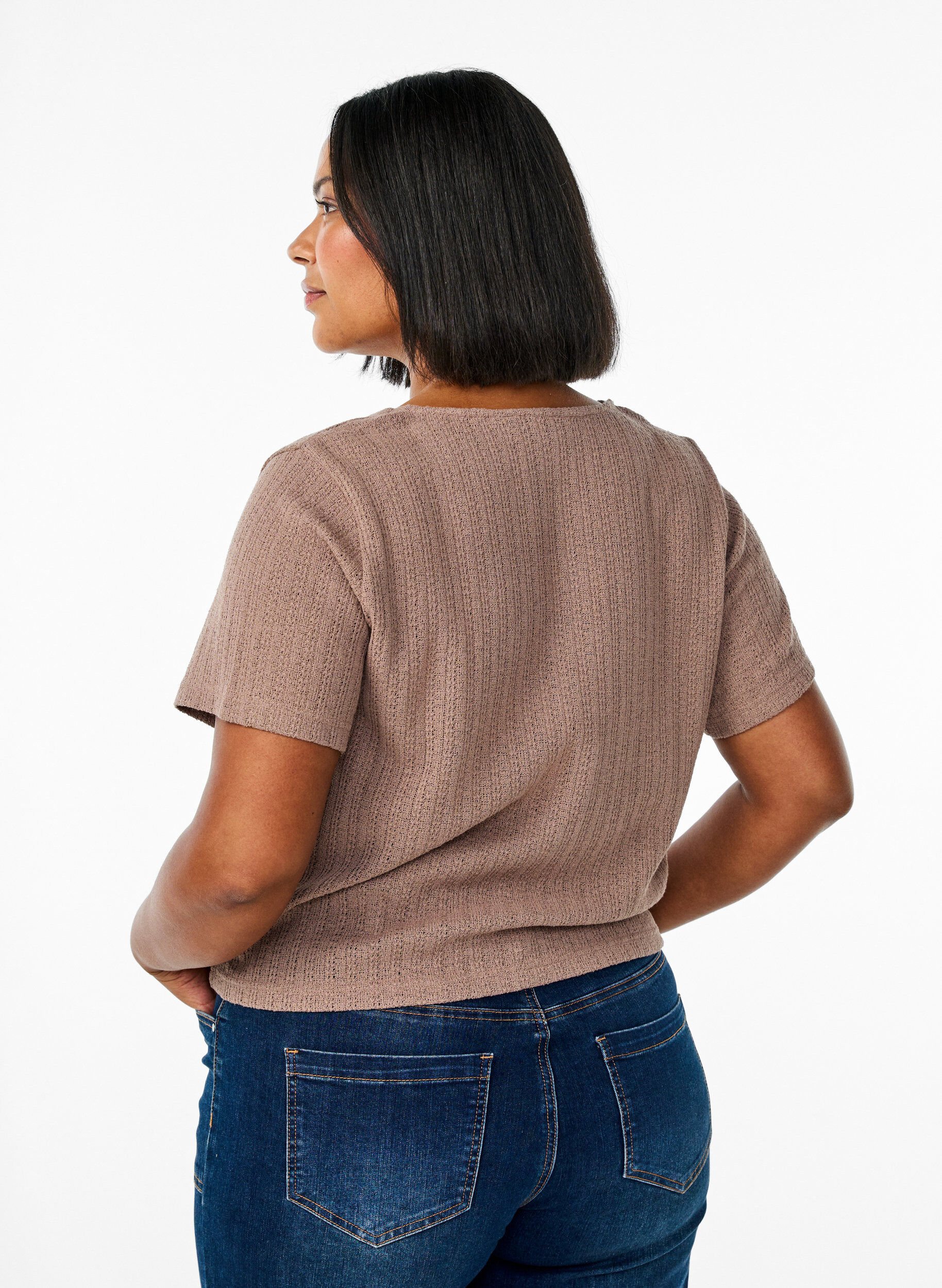Zizzi Strickjacke aus Jersey mit kurzen &Auml;rmeln, Braun, Model image number 2