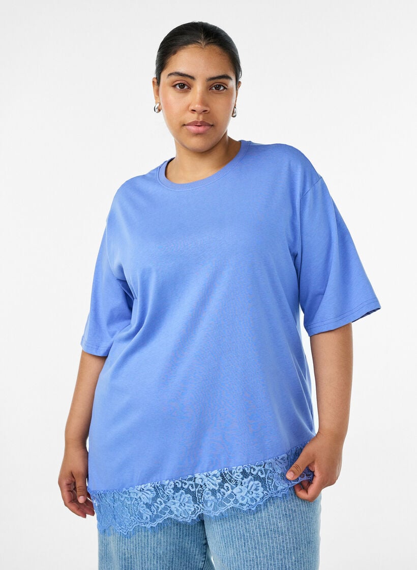 T-Shirt mit asymmetrischem Spitzensaum, lila, Model image number 0
