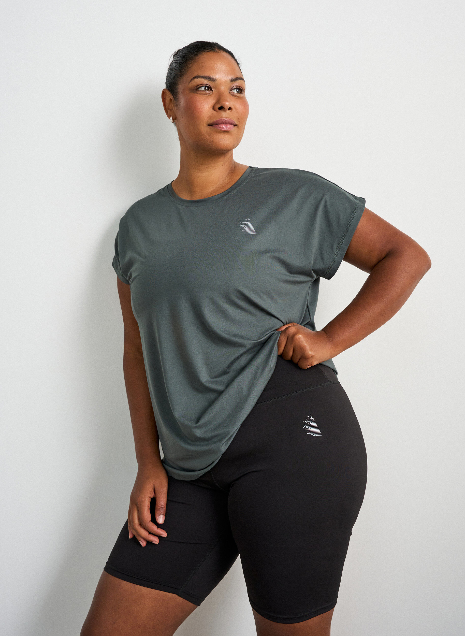 Einfarbiges Trainings-T-Shirt, Gr&uuml;n, Model