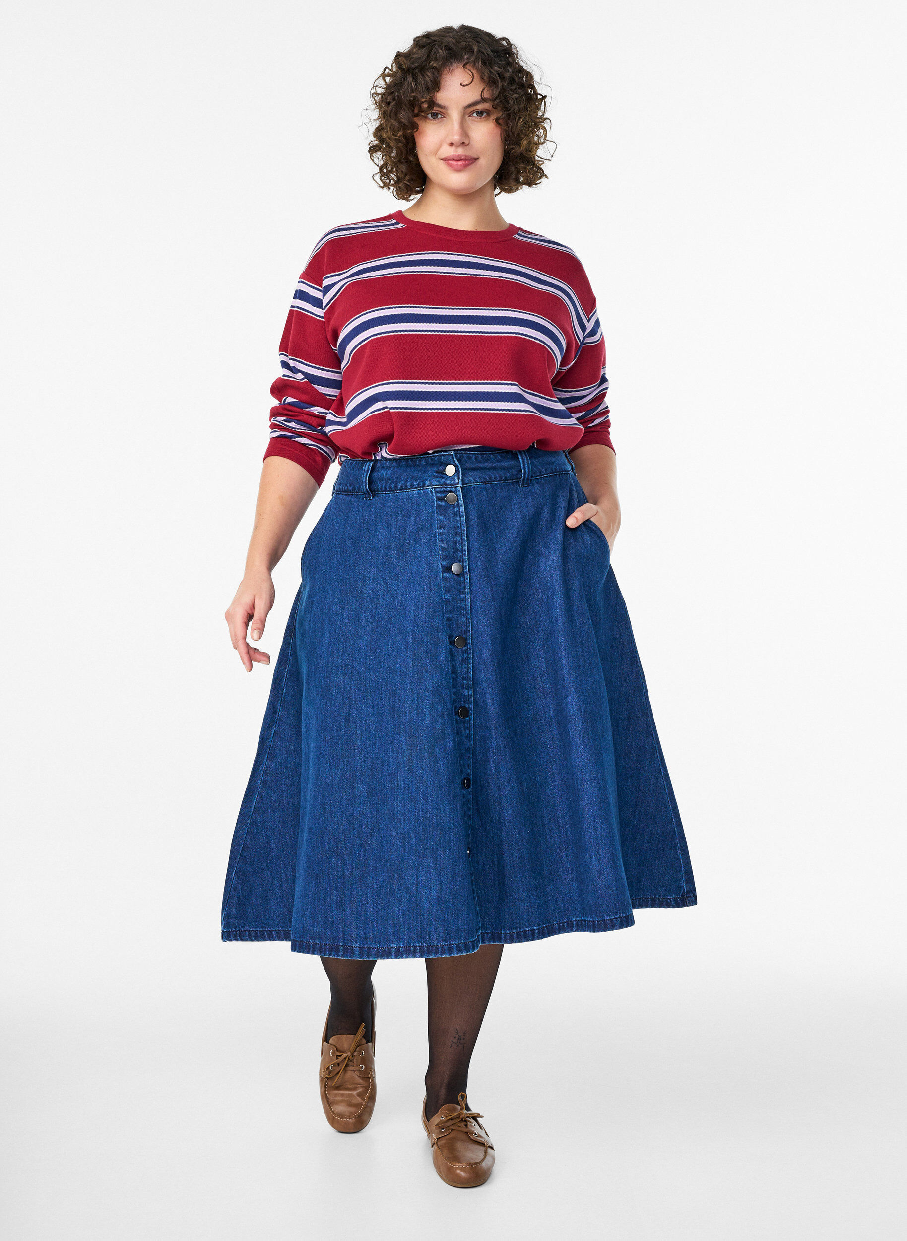 Zizzi Bluse aus Jersey mit breiten Streifen, Rot, Model image number 1