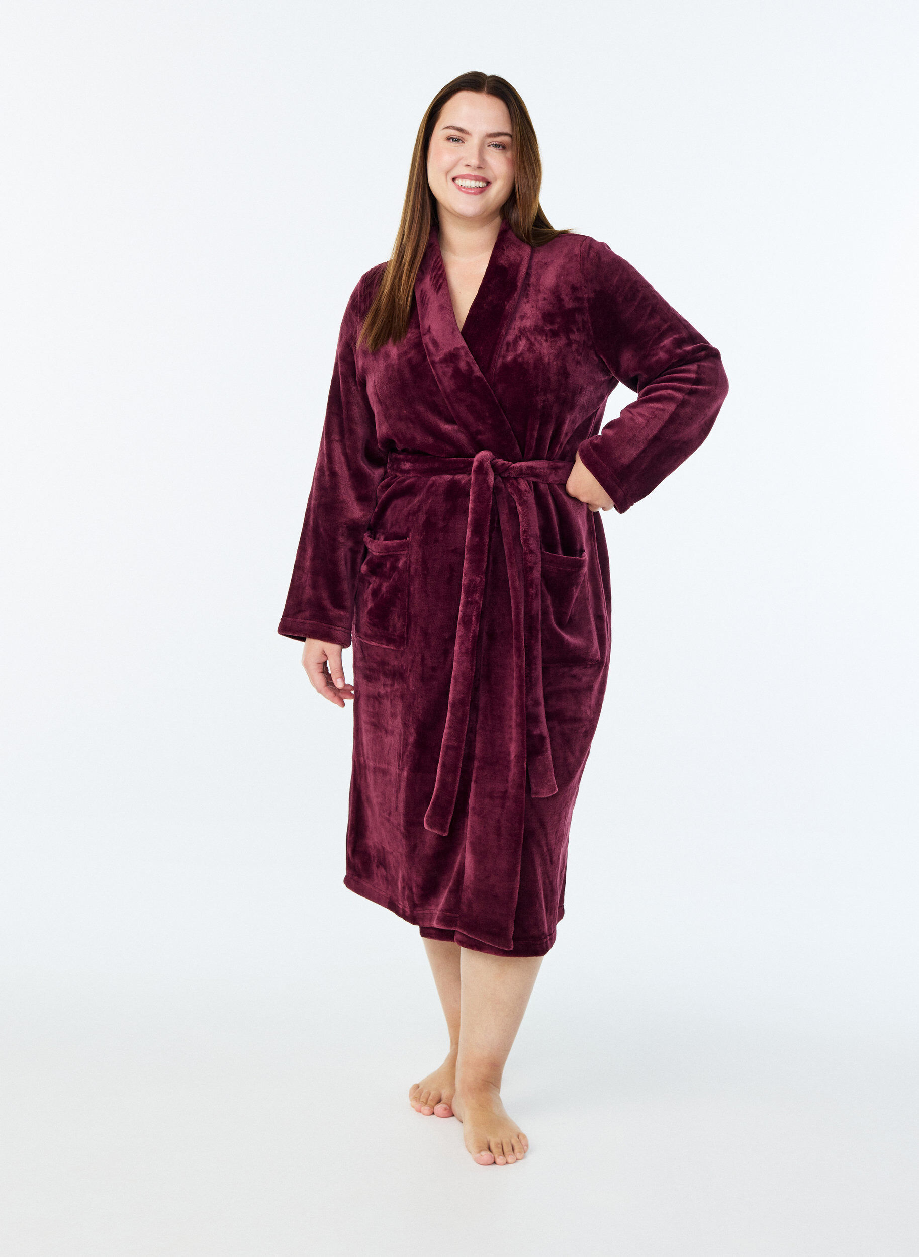 ZizziMorgenmantel aus weichem Velours mit Taschen, Dunkles Bordeaux, Model image number 0