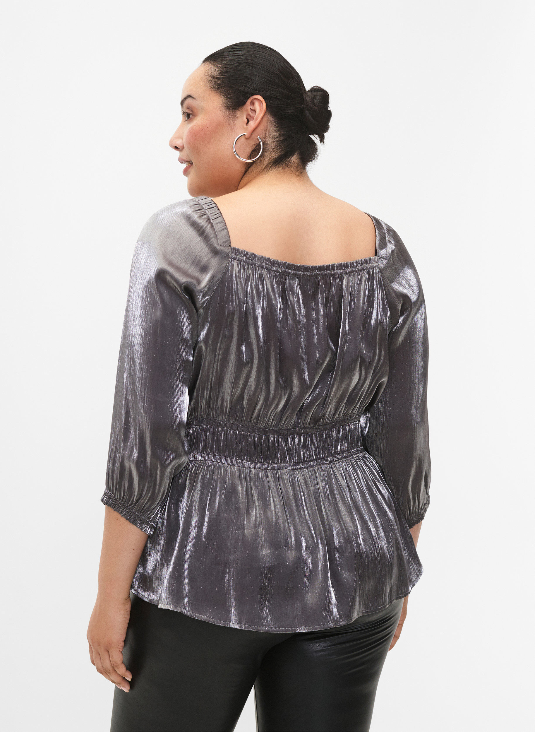 Zizzi Silberfarbene Bluse mit 3/4-&Auml;rmeln und Smock, Dark Silver, Model image number 1
