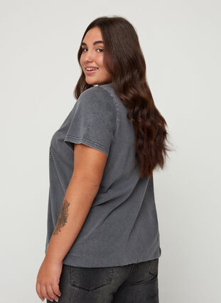 T-Shirt aus Baumwolle mit Nieten und Smock, Grey Wash, Model image number 1