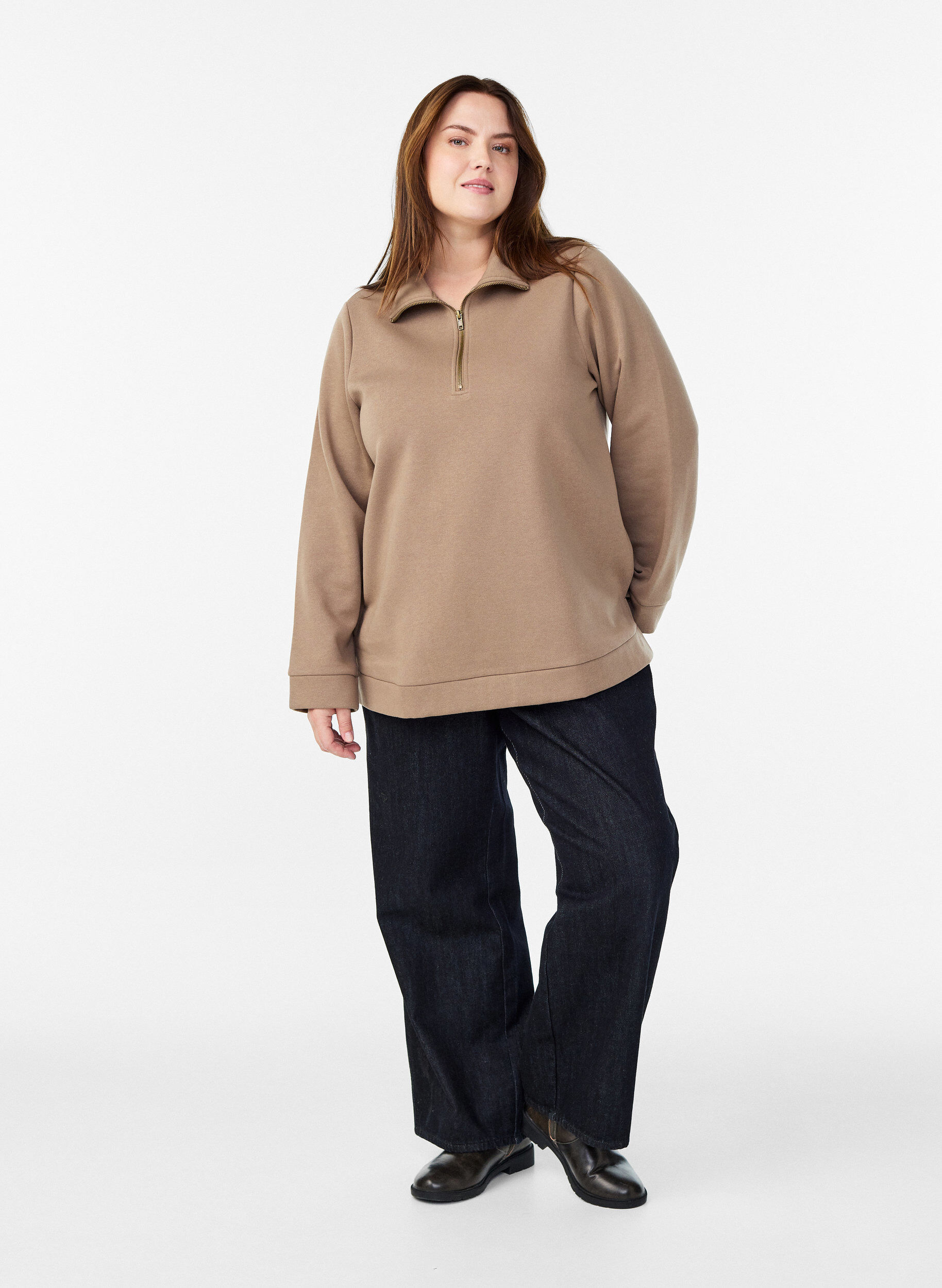 Zizzi Sweatshirt mit hohem Kragen und Rei&szlig;verschluss, Braun, Model image number 1