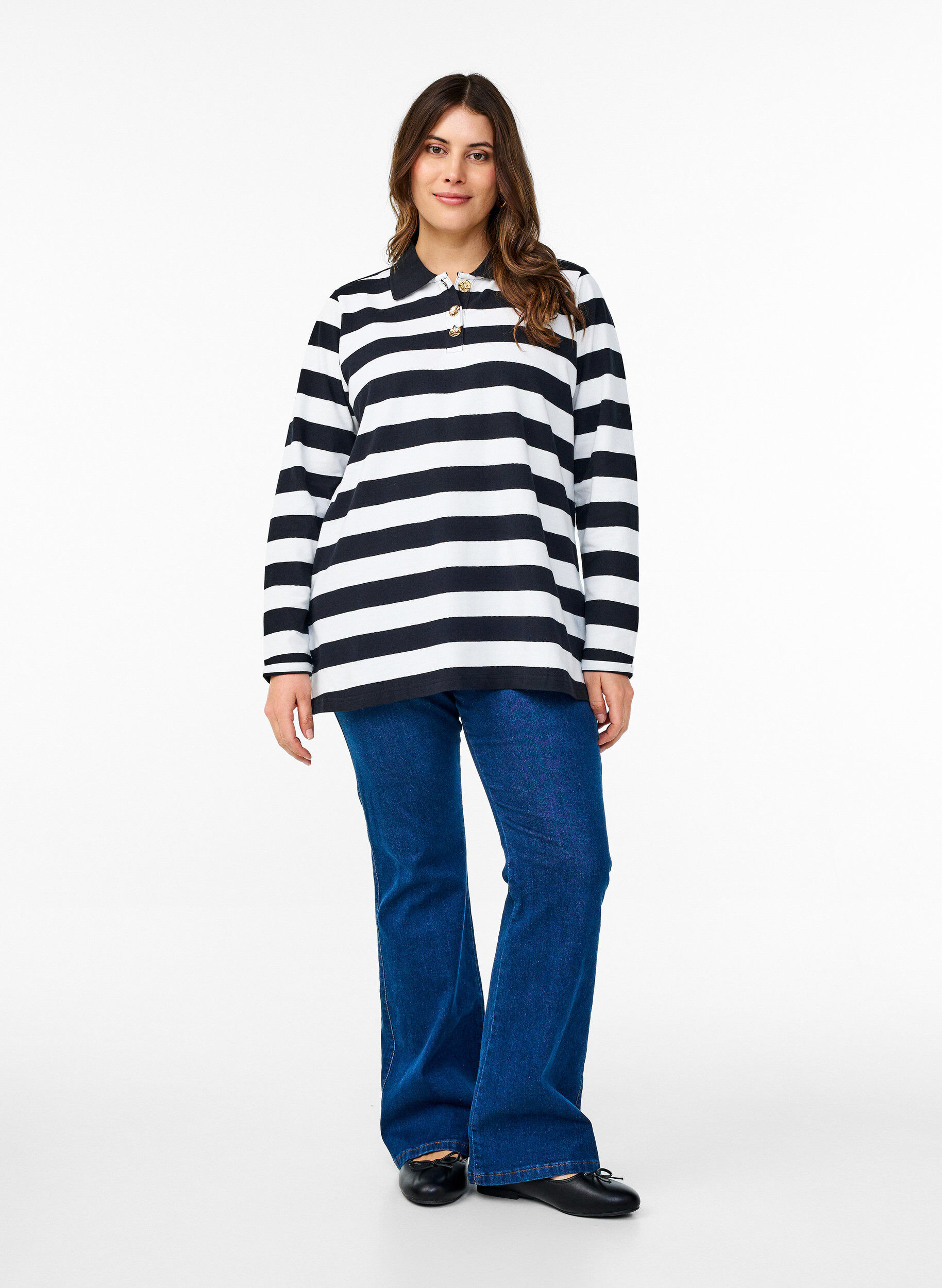 Zizzi Poloshirt mit langen &Auml;rmeln und Streifenmuster, Schwarz, Model image number 1