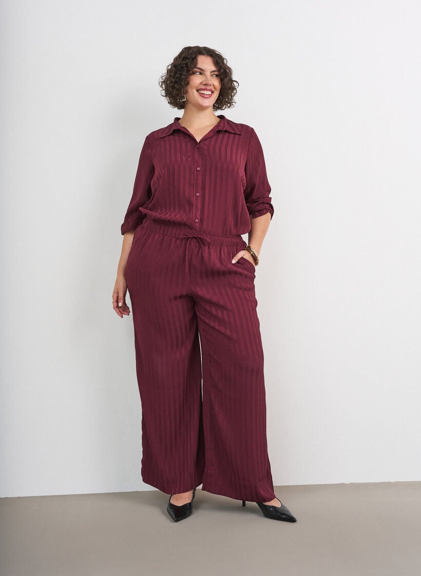 Hose mit strukturierten Streifen und geraden Beinen, Rot, Model image number 0